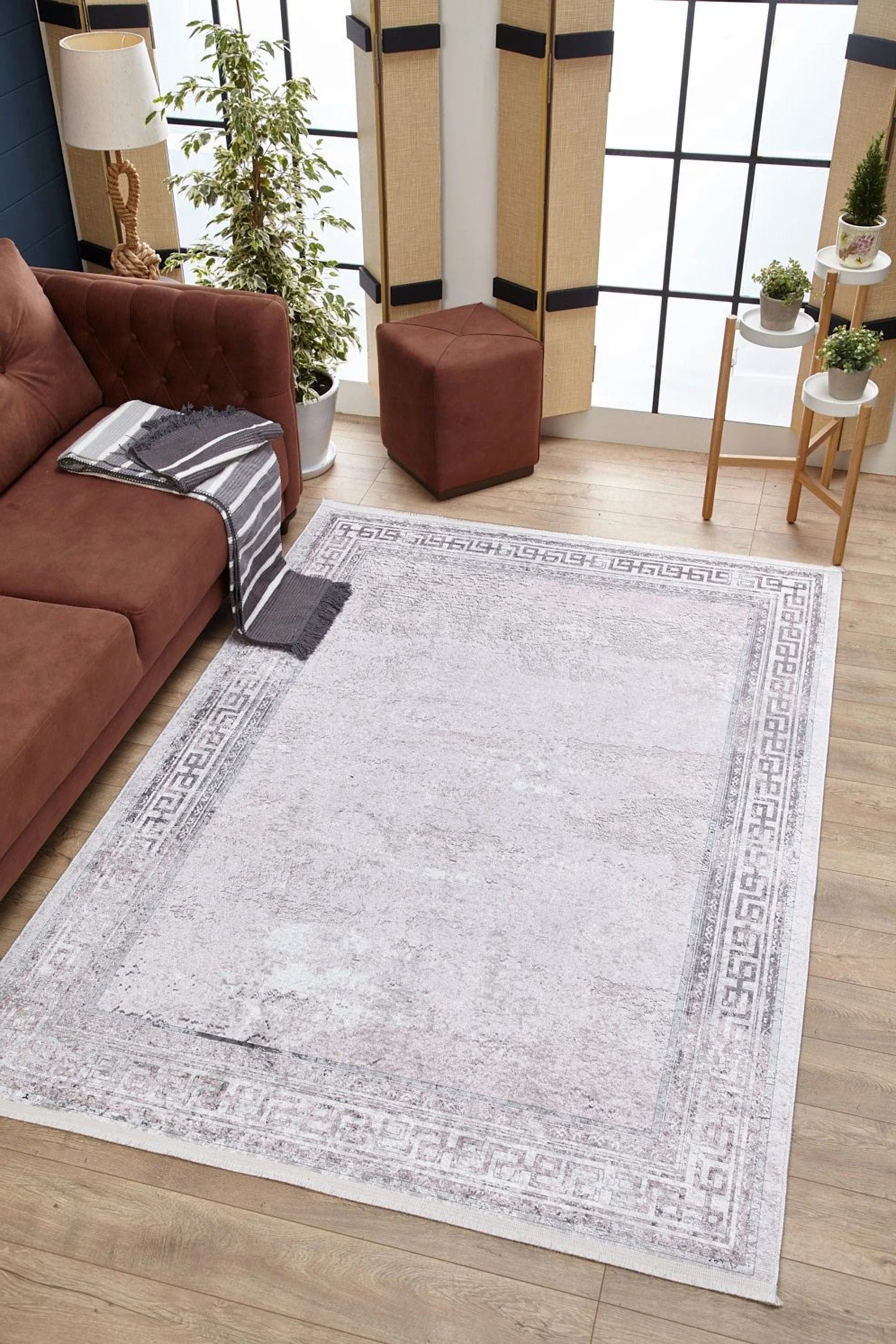 Beyaz Açık Pembe Gri Geometrik Desenli Halı