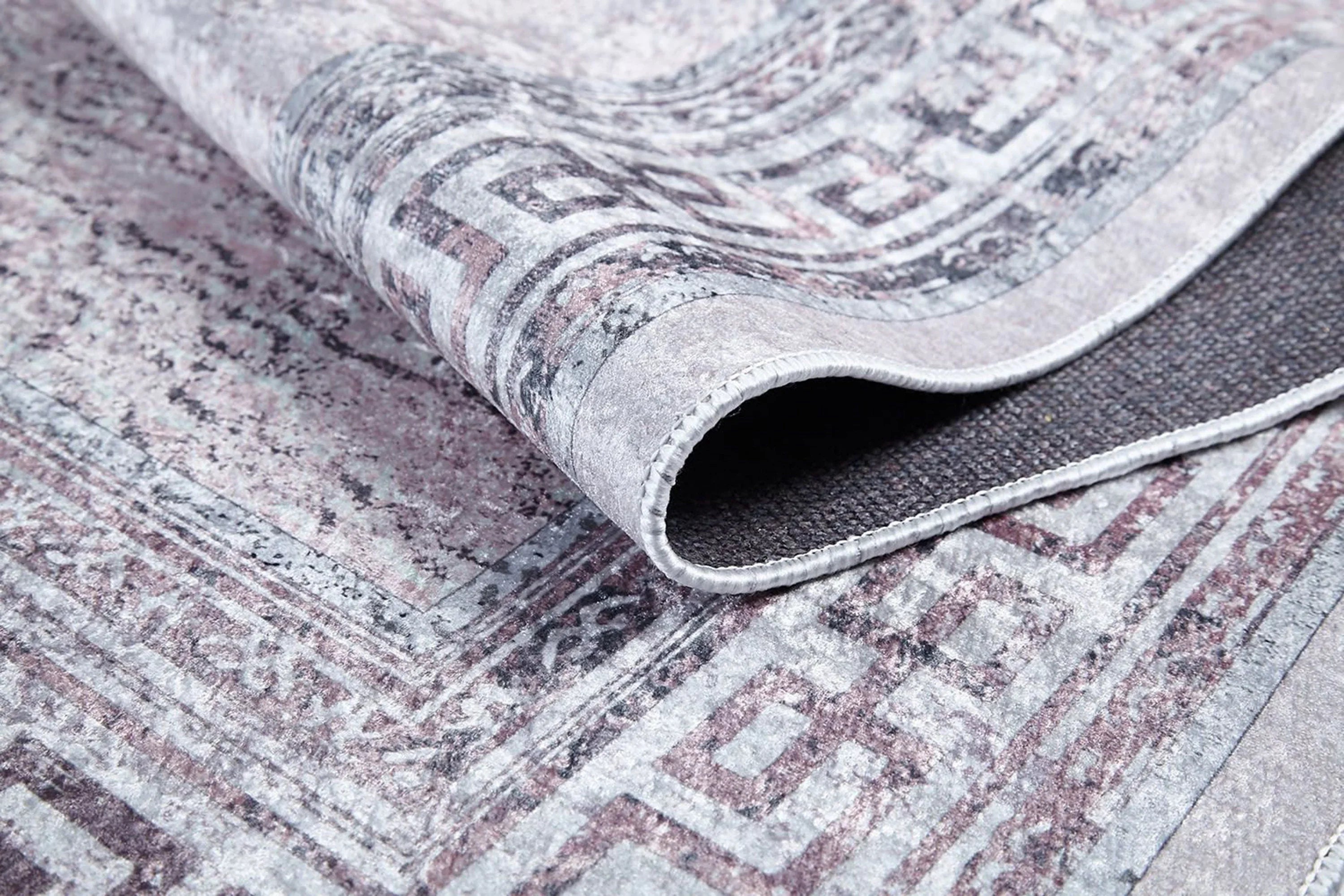 Beyaz Açık Pembe Gri Geometrik Desenli Halı