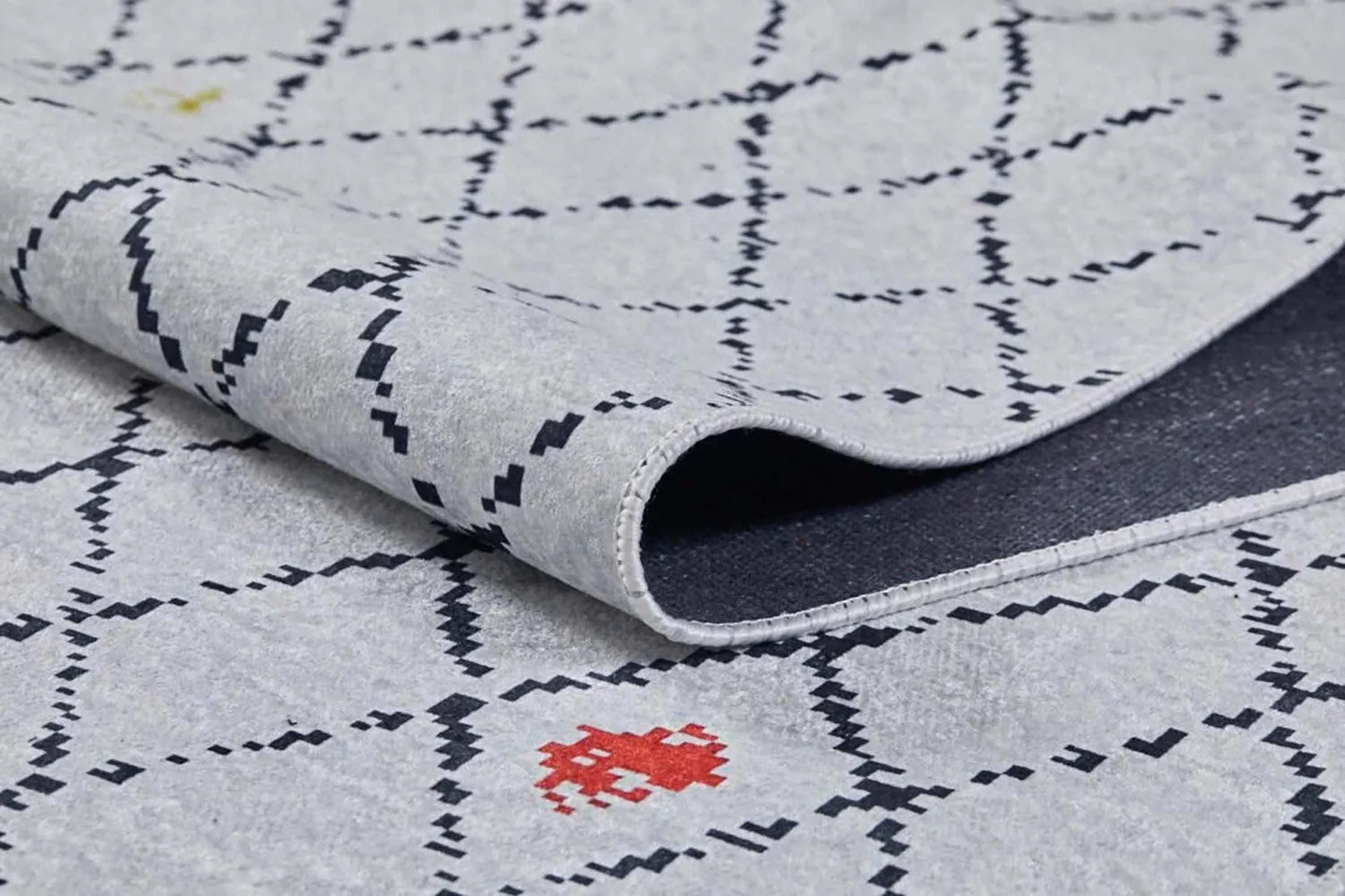 Beyaz Krem Çizgili Kilim Halı