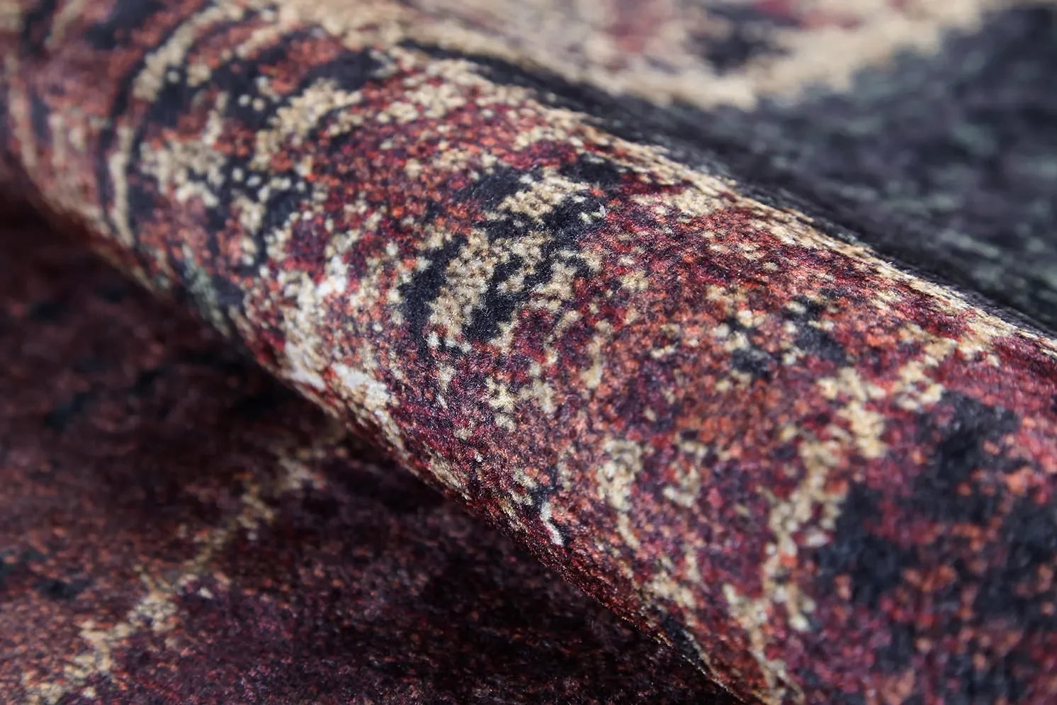 Bordo Kırmızı Eskitme Patchwork Görünümlü Halı