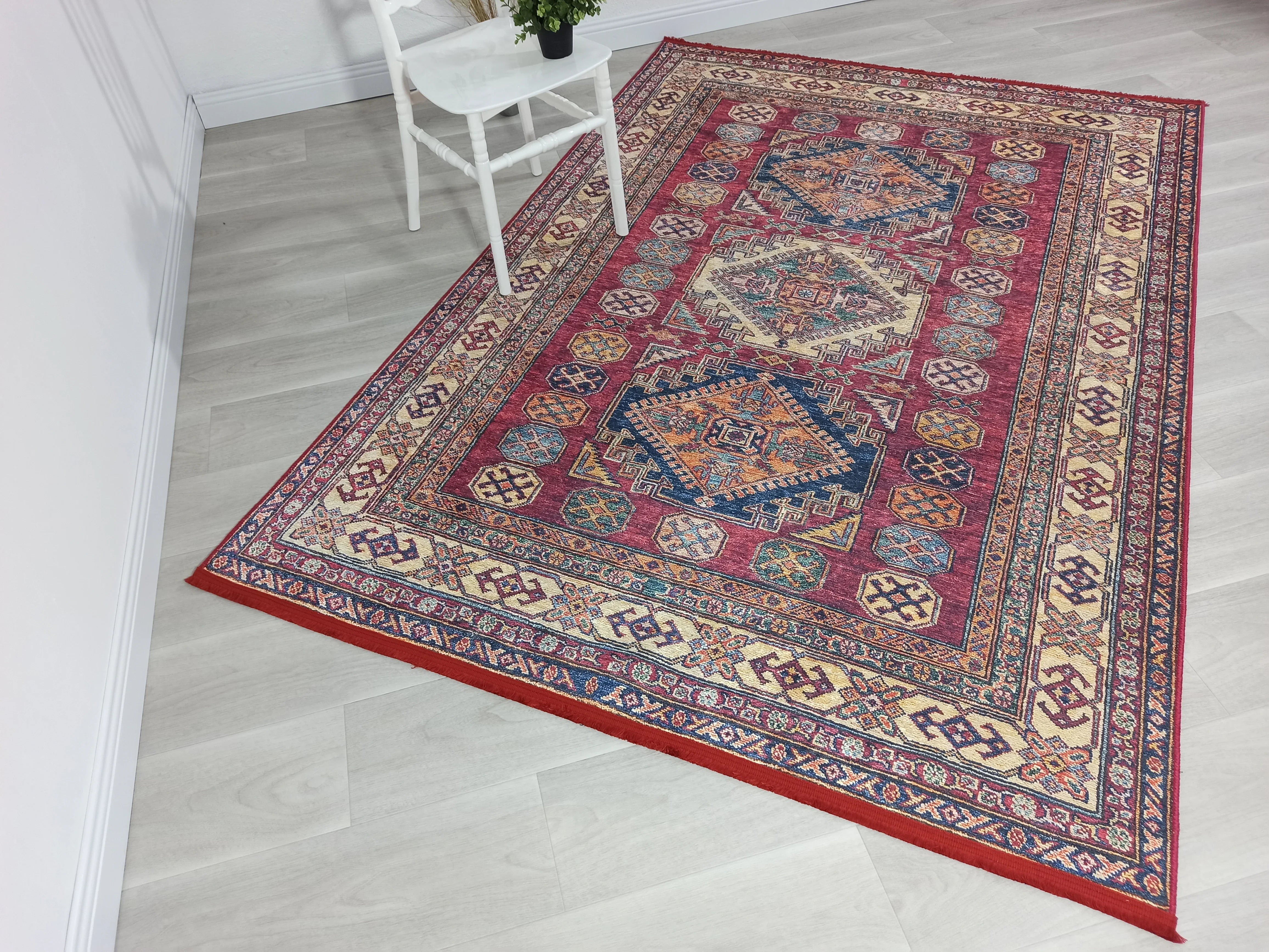 Bordo Klasik Desenli Oryantal Halı