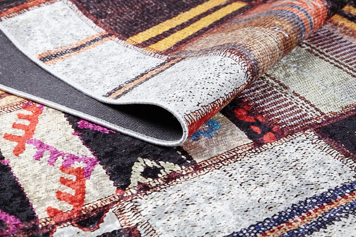 Çok Renkli Canlı Etnik Kilim Patchwork Görünümlü Halı
