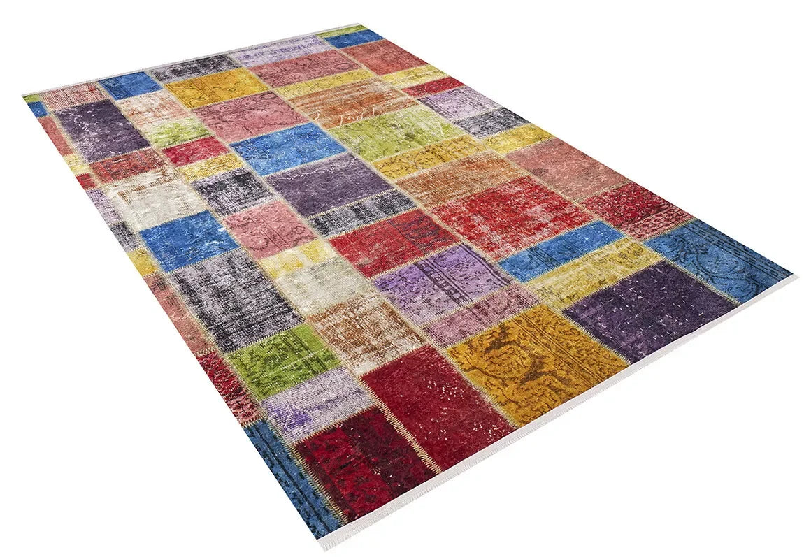 Çok Renkli Canlı Patchwork Görünümlü Desenli Halı