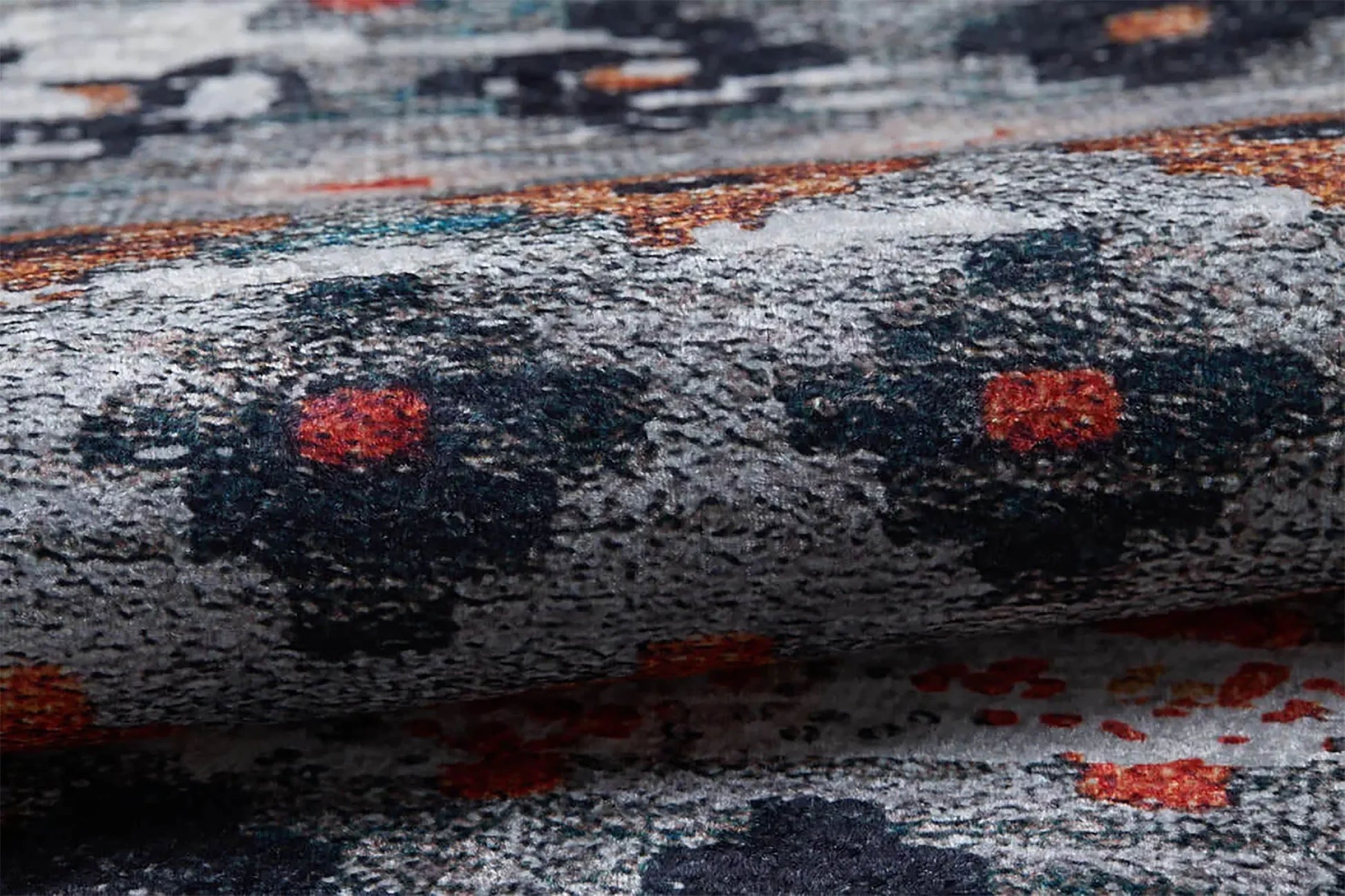 Çok Renkli Çiçek Desenli Kilim Halı