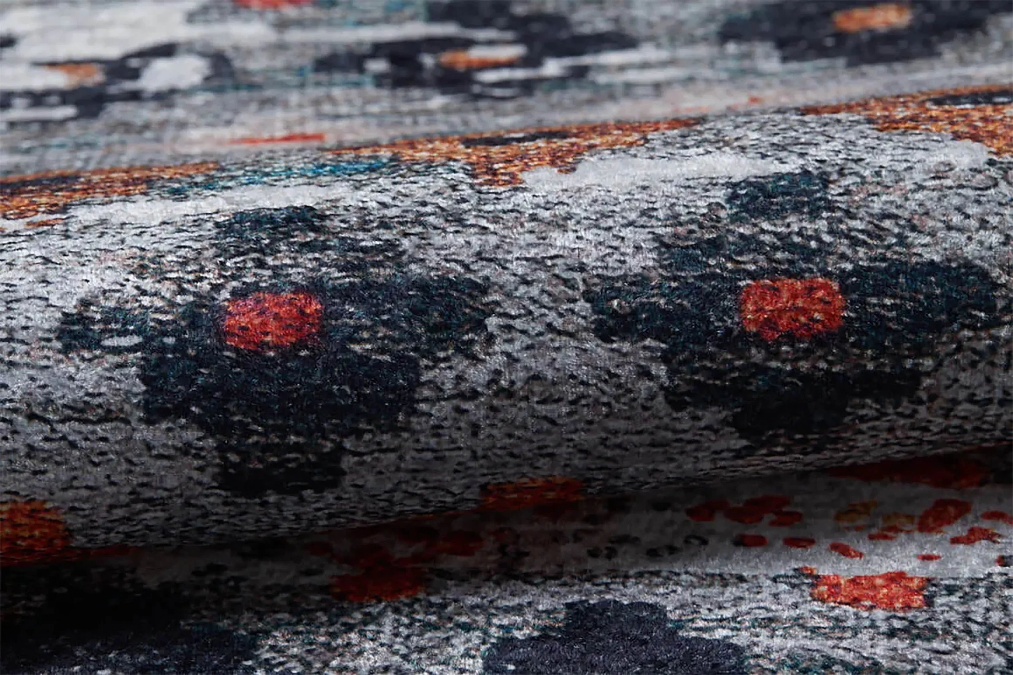 Çok Renkli Çiçek Desenli Kilim Halı
