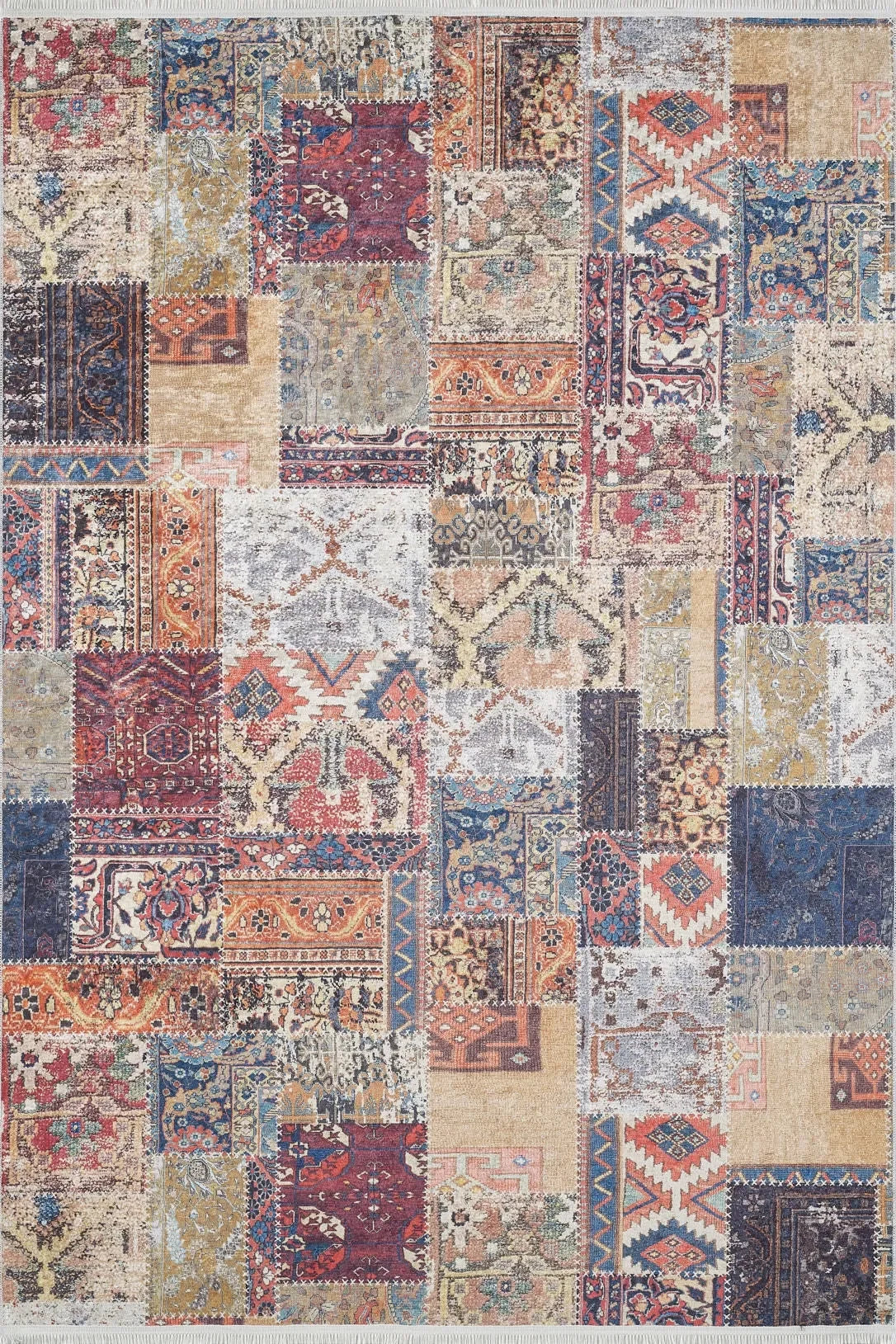 Çok Renkli Eskitme Desenli Patchwork Görünümlü Halı