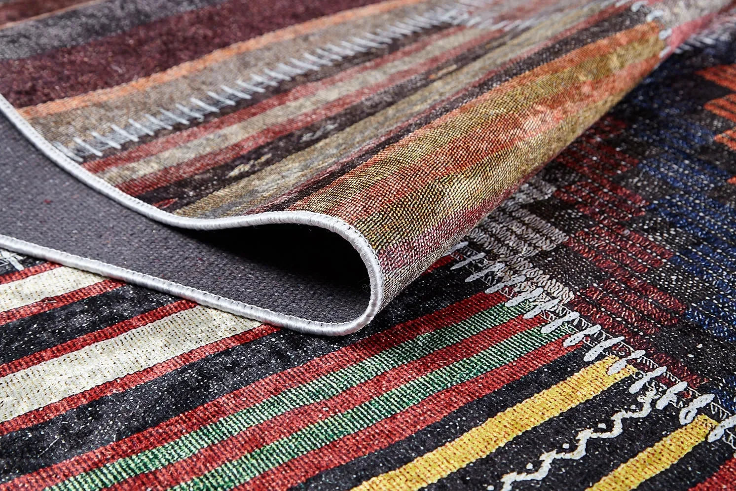 Çok Renkli Gri Bordo Etnik Çizgili Patchwork Görünümlü Halı