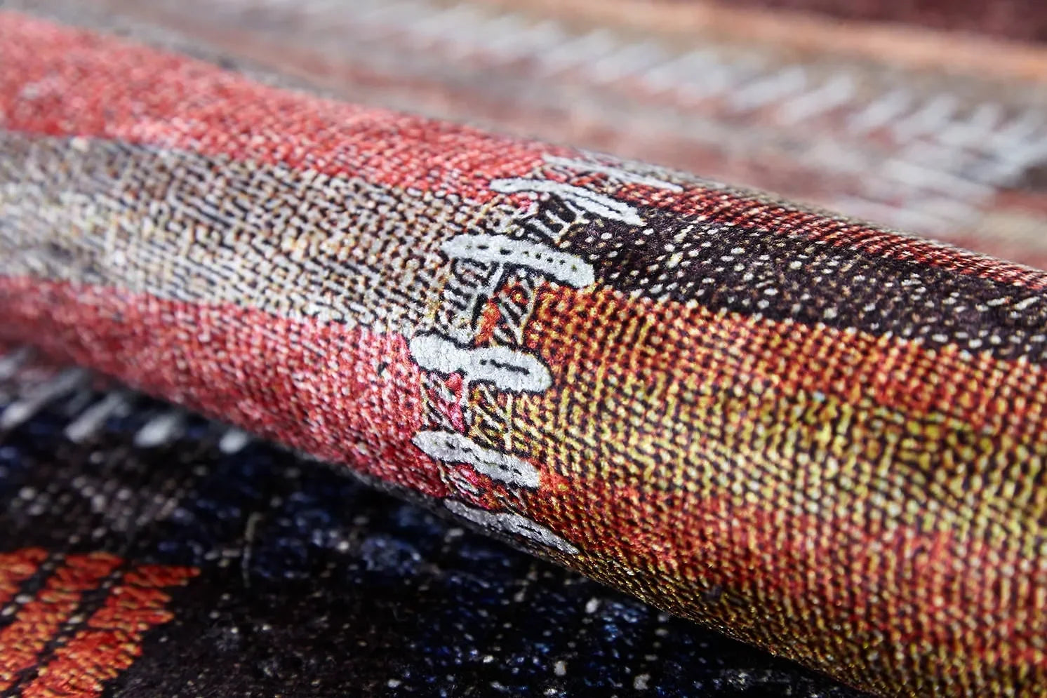 Çok Renkli Gri Bordo Etnik Çizgili Patchwork Görünümlü Halı