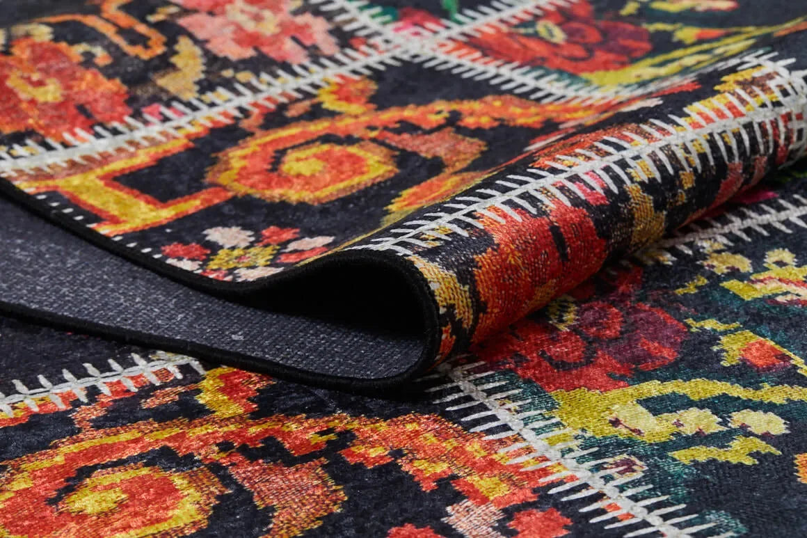 Çok Renkli Klasik Çiçekli Patchwork Görünümlü Halı