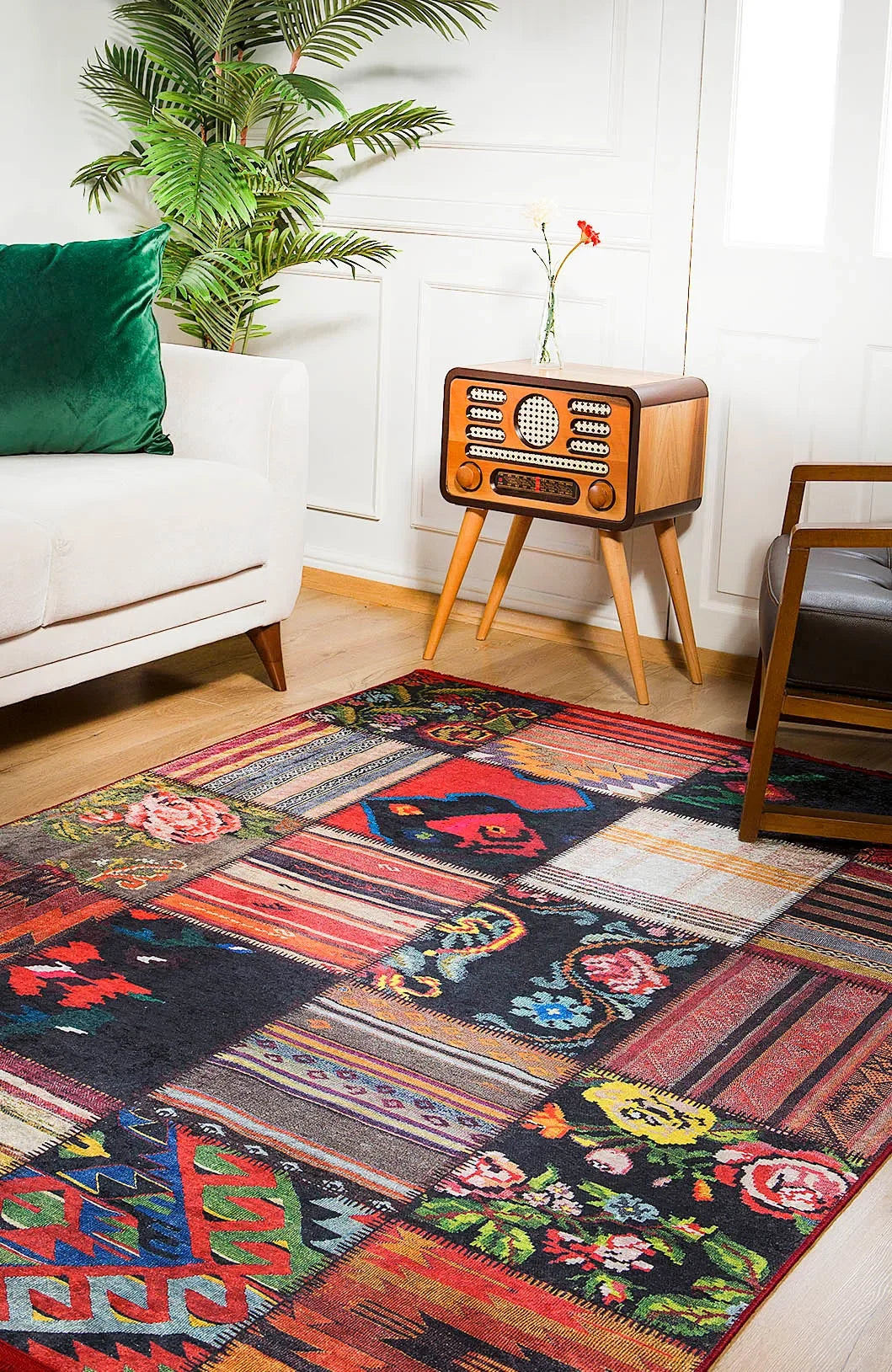 Çok Renkli Otantik Kilim Motifli Patchwork Görünümlü Halı