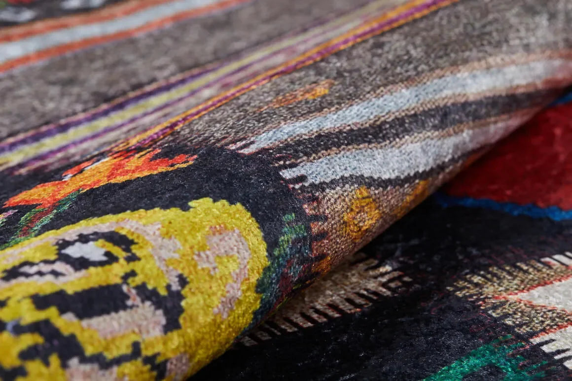 Çok Renkli Otantik Kilim Motifli Patchwork Görünümlü Halı