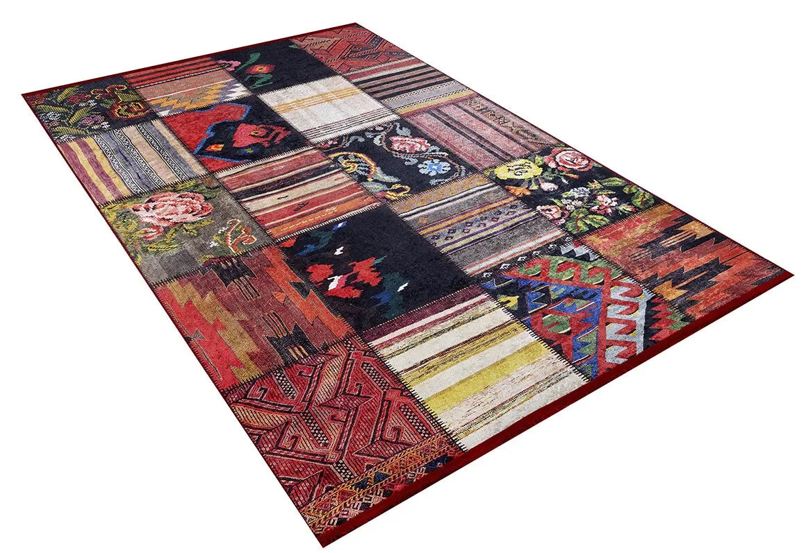 Çok Renkli Otantik Kilim Motifli Patchwork Görünümlü Halı
