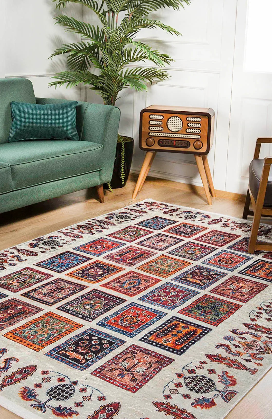 Çok Renkli Otantik Motifli Kareli Patchwork Görünümlü Halı