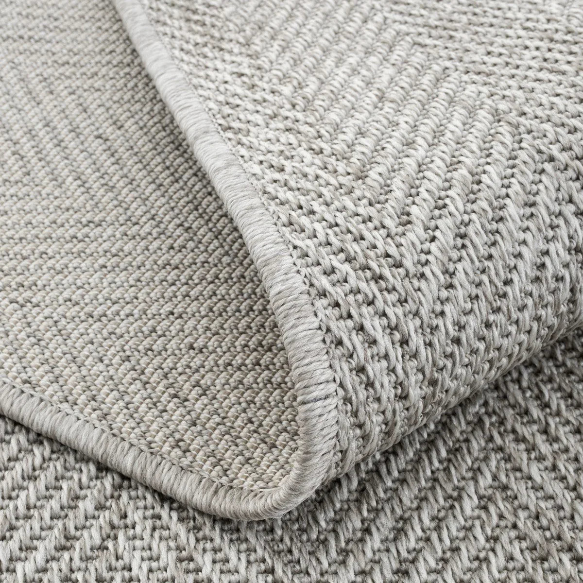 Düz Açık Gri Kılçık Desenli Modern Halı