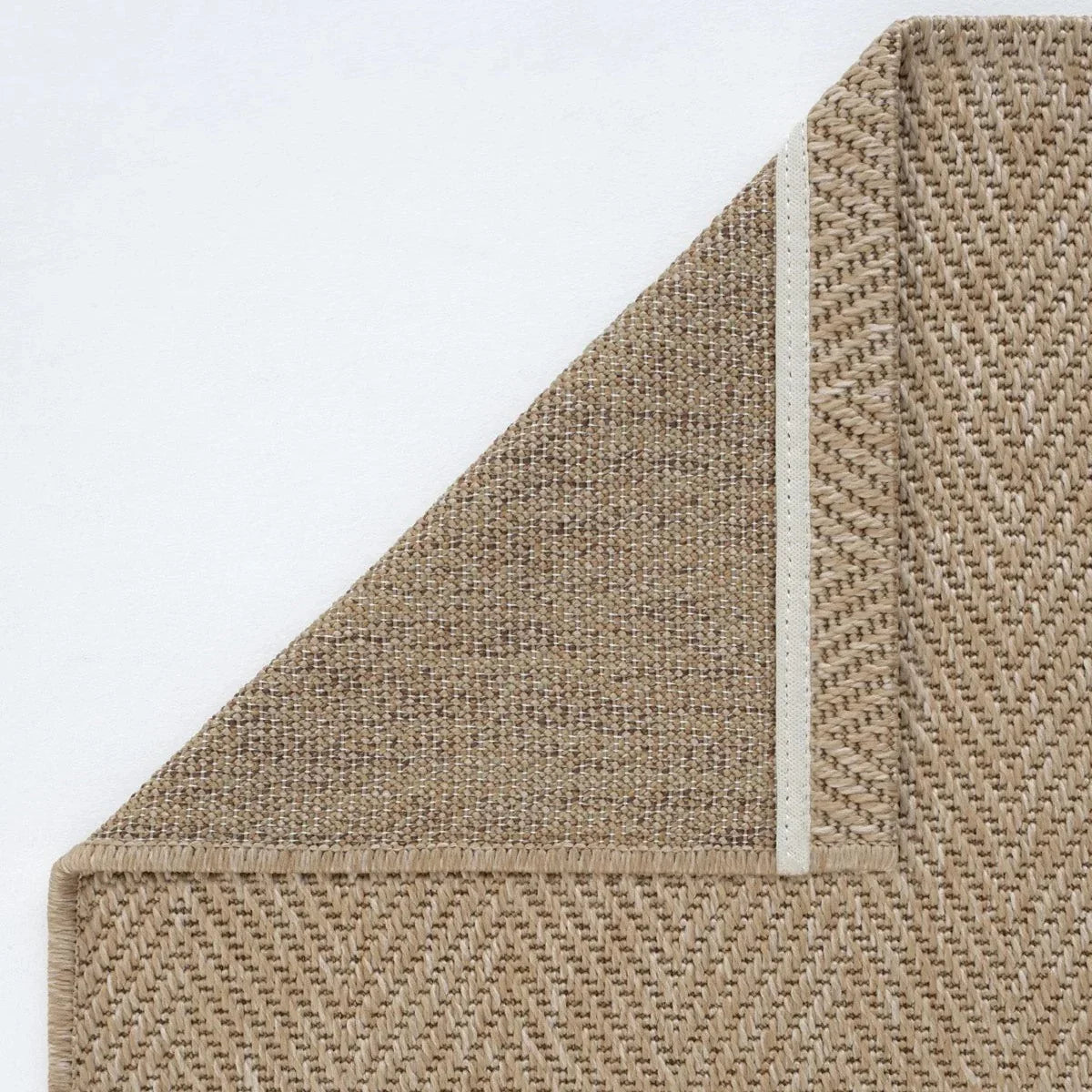 Düz Bej Kılçık Desenli Modern Halı