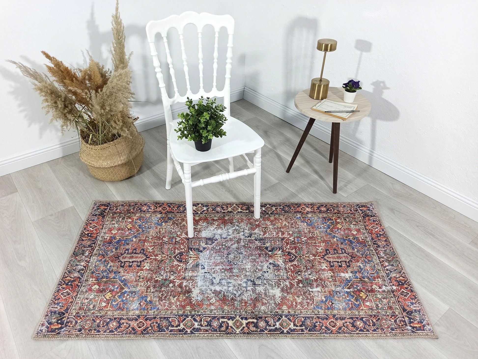 Terracotta ve Lacivert Eskitme Medalyonlu Vintage Halı