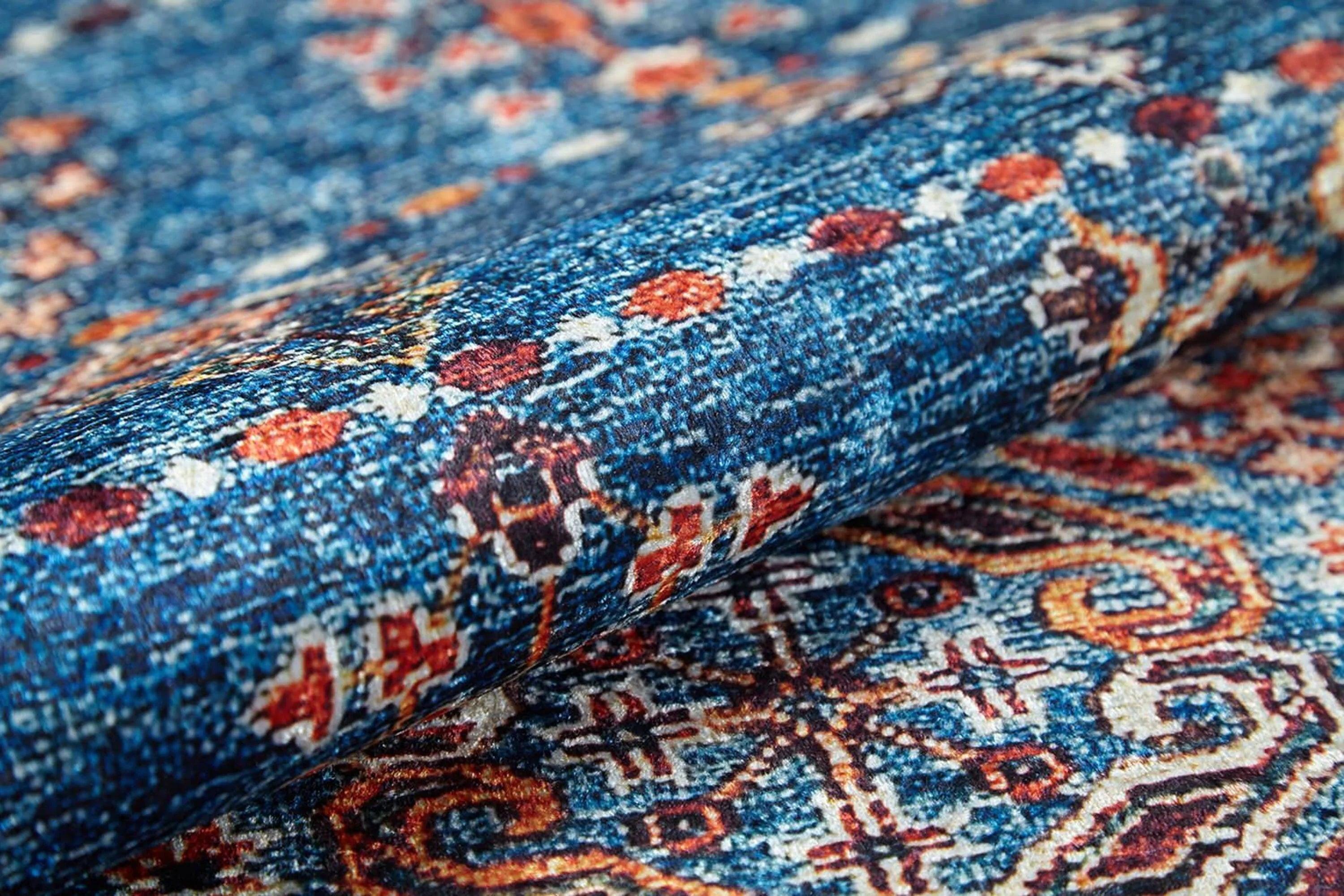 Eşsiz Antik Desenli Kırmızı Mavi Kilim Halı