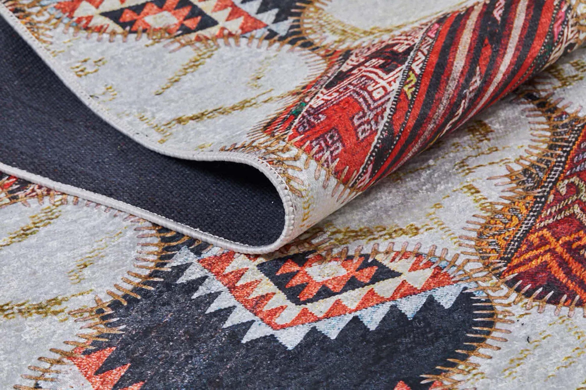 Renkli Petek Desenli Patchwork Görünümlü Halı