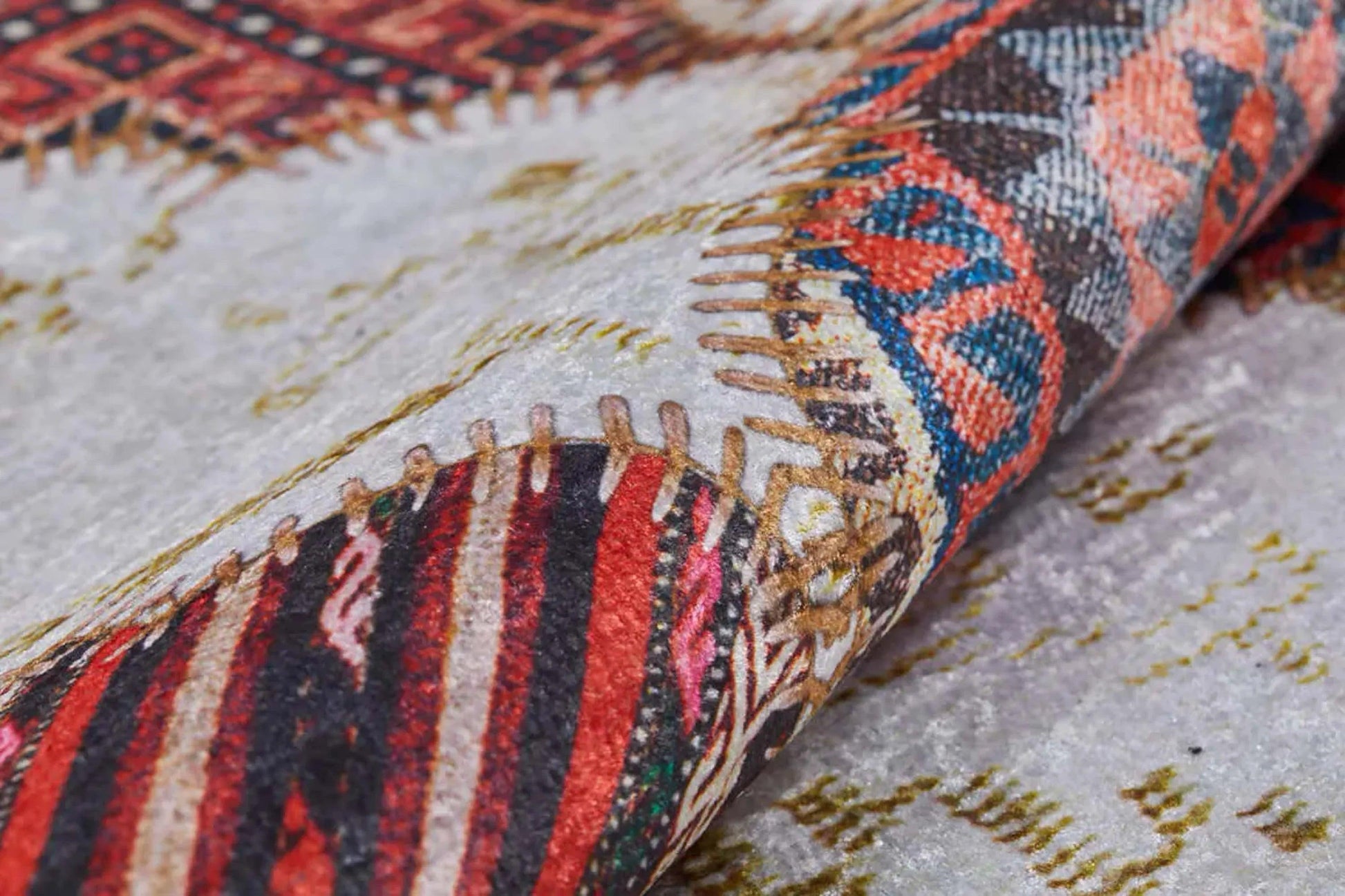 Renkli Petek Desenli Patchwork Görünümlü Halı