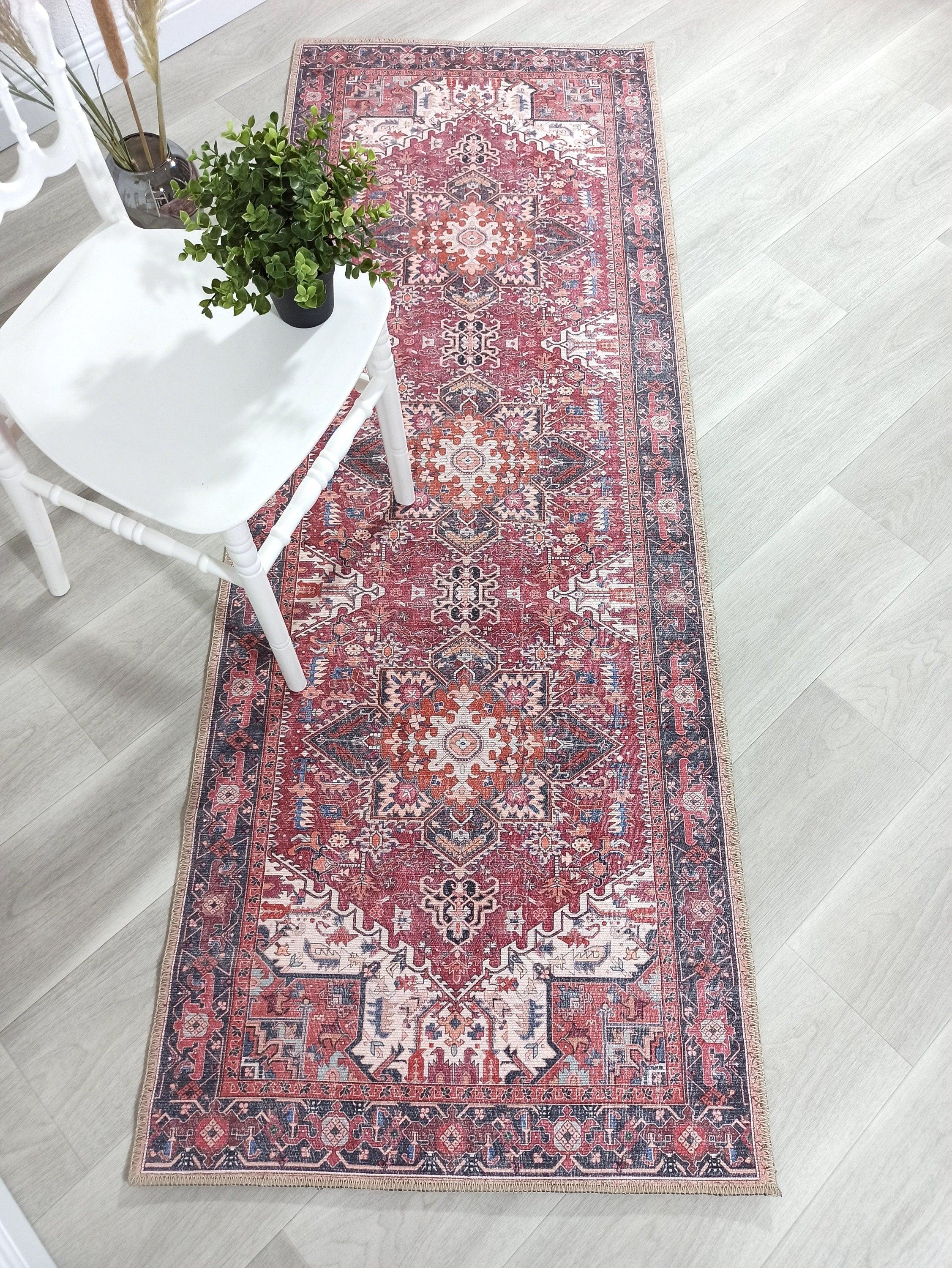Fușya Pembe ve Kırmızı Madalyon Desenli Vintage Halı