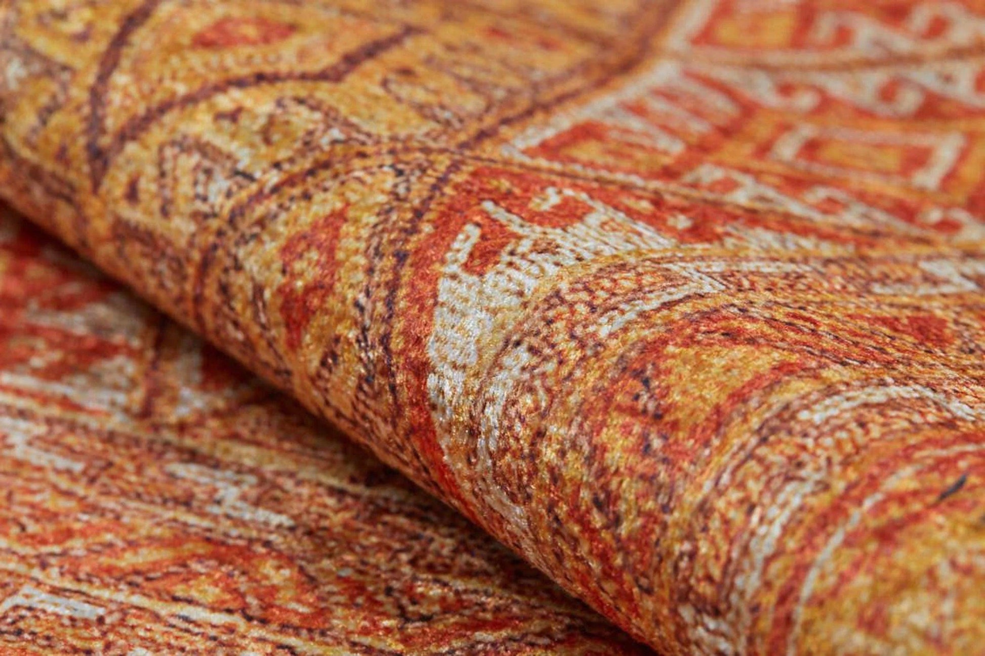 Geometrik Desenli Turuncu Sarı Kilim Halı