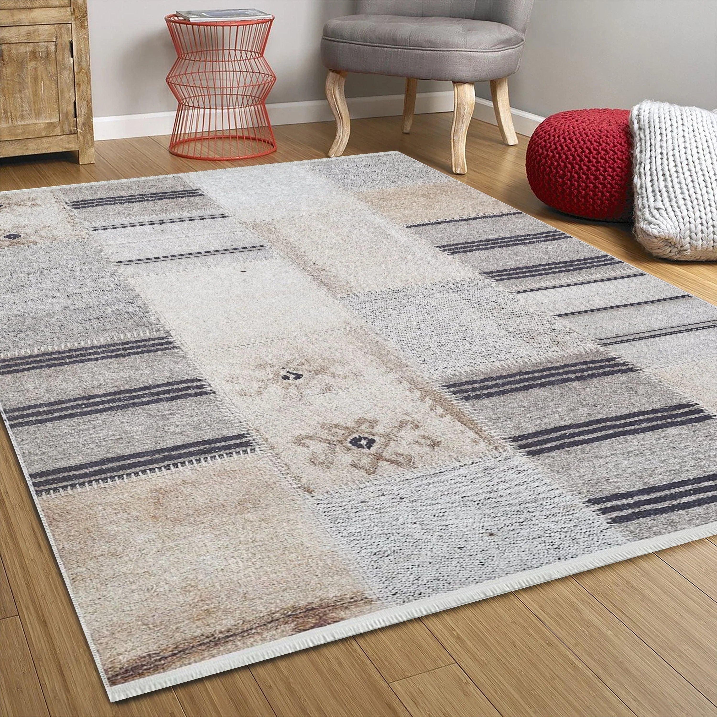 Geometrik Desenli Vintage Bej Siyah Kilim Halı