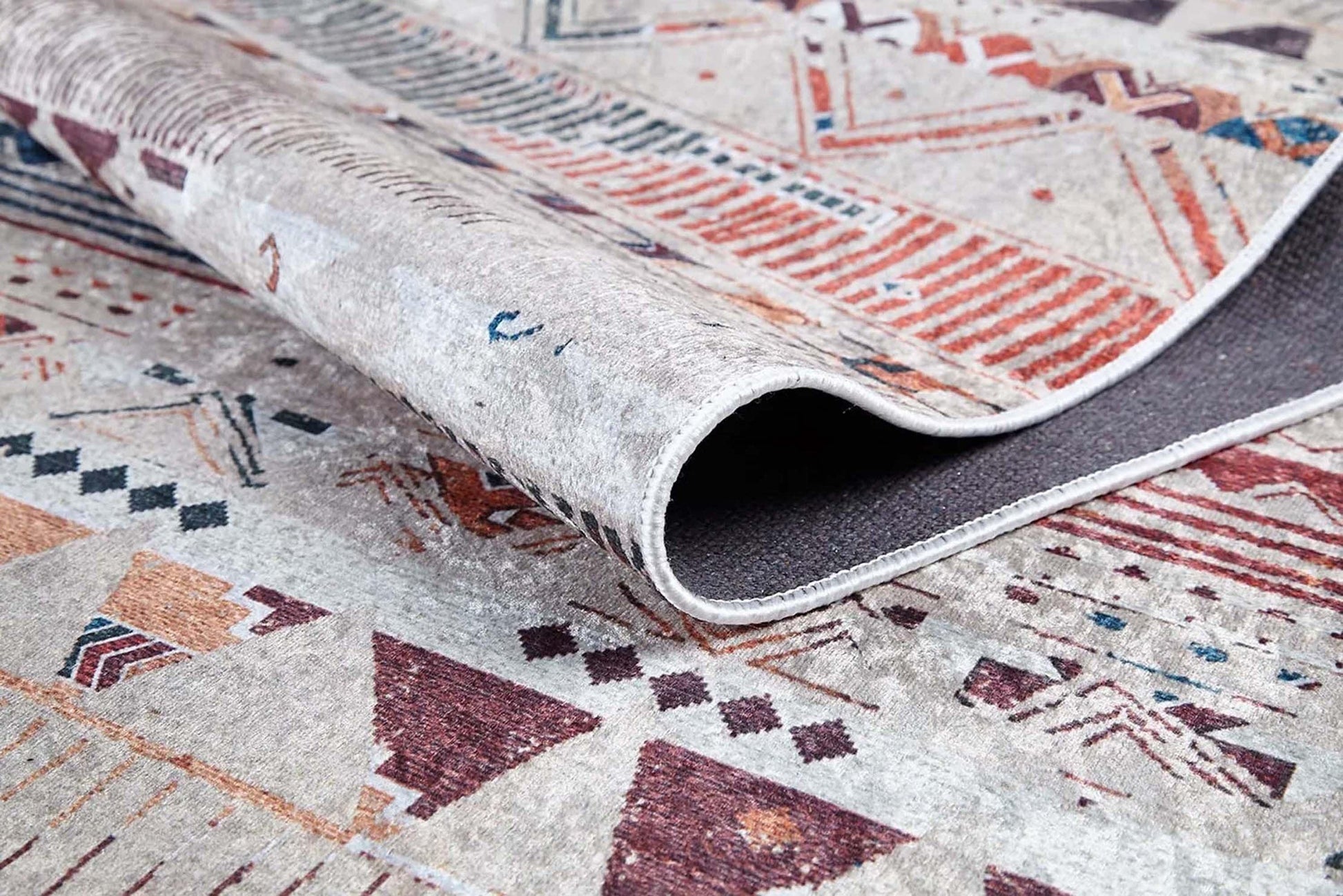 Gri Bej Renkli Geometrik Desenli Anadolu Kilim Halı
