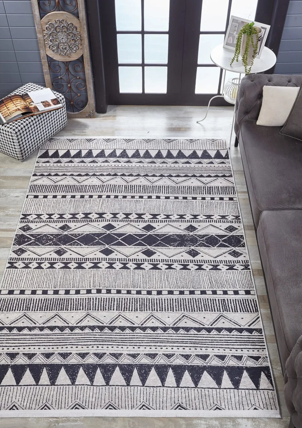 Gri Beyaz Etnik Çizgili Geometrik Modern Halı