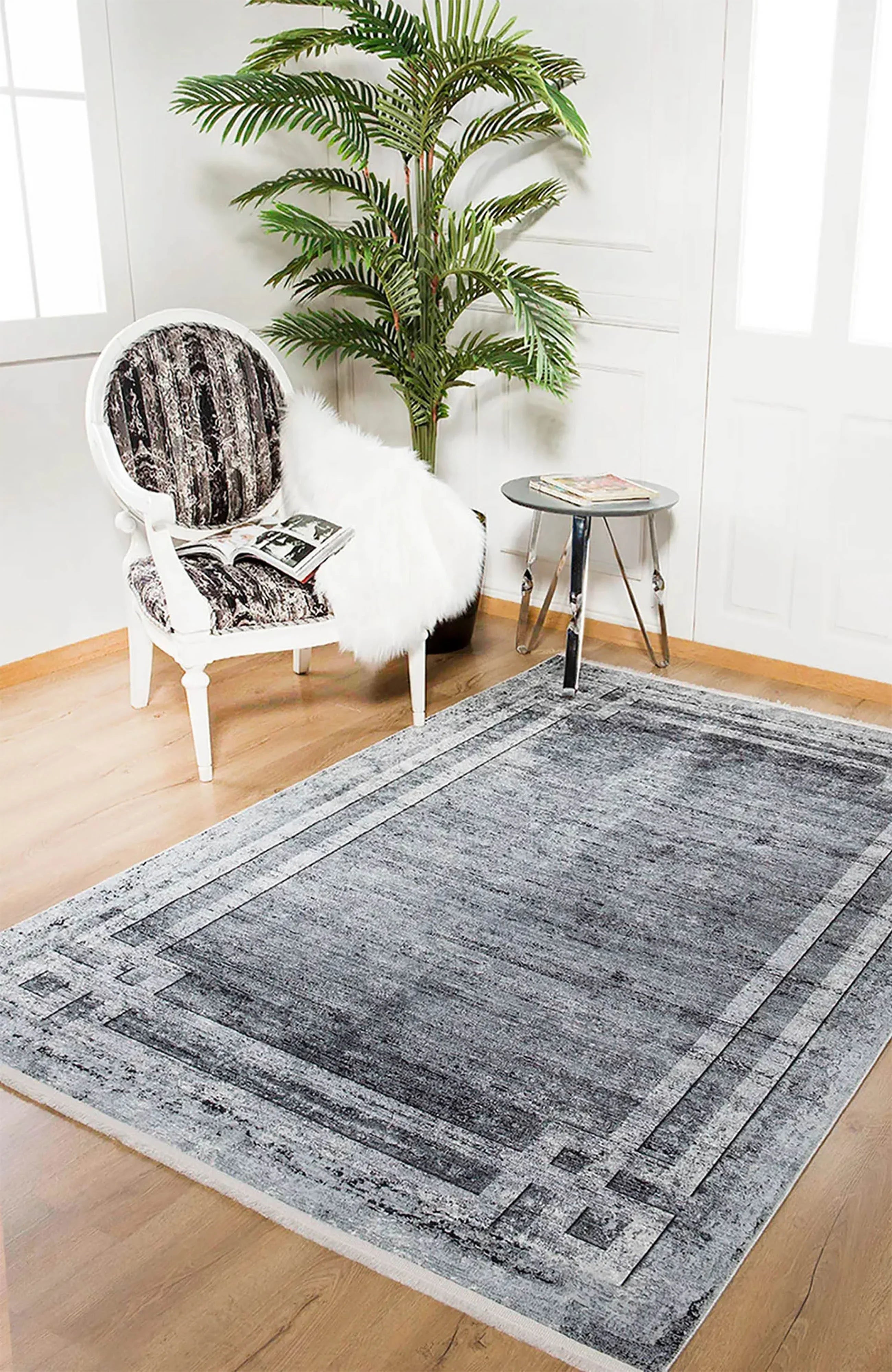 Gri Eskitme Geometrik Bordürlü Modern Halı