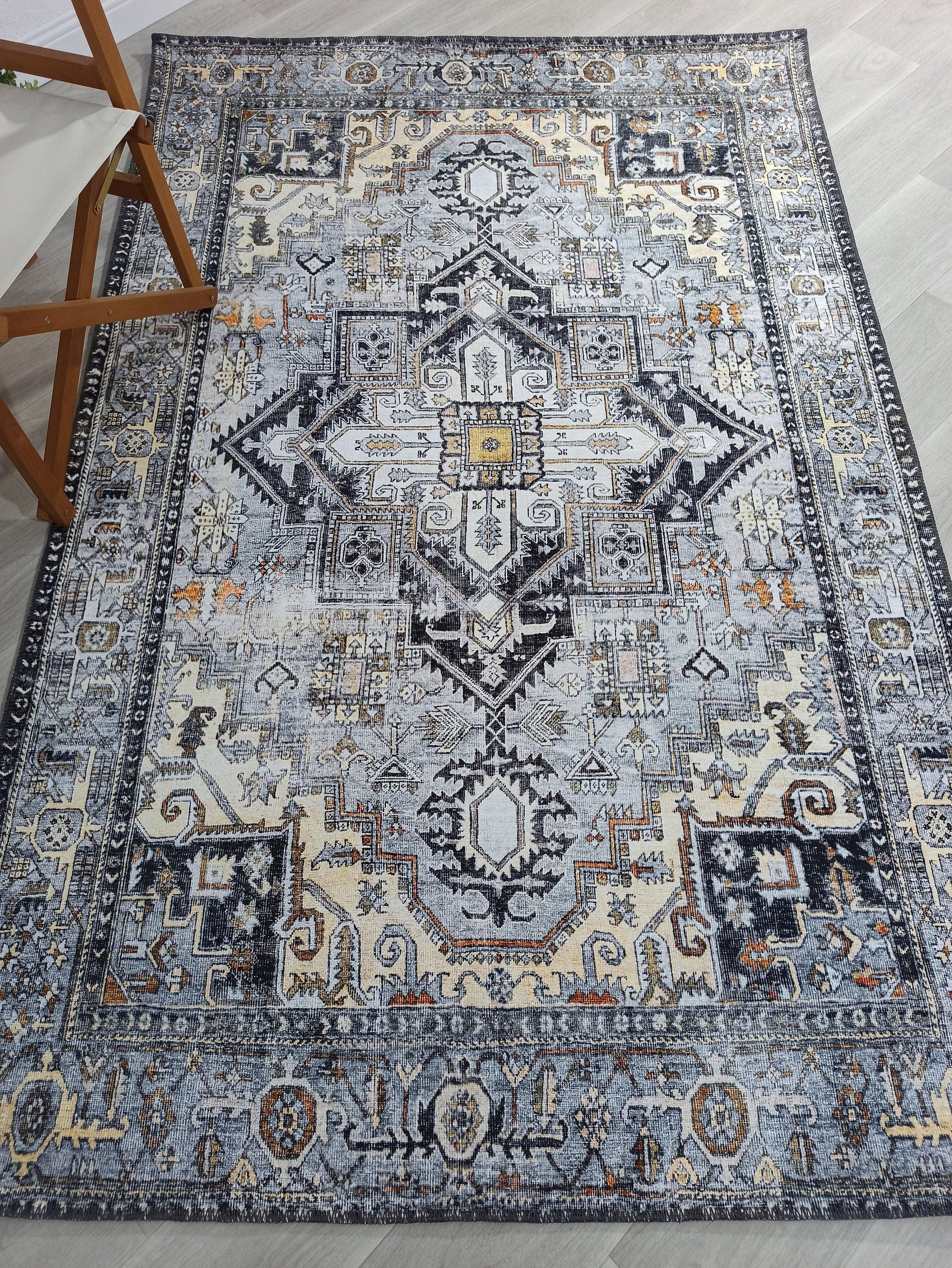 Gri Geometrik Desenli Vintage Halı