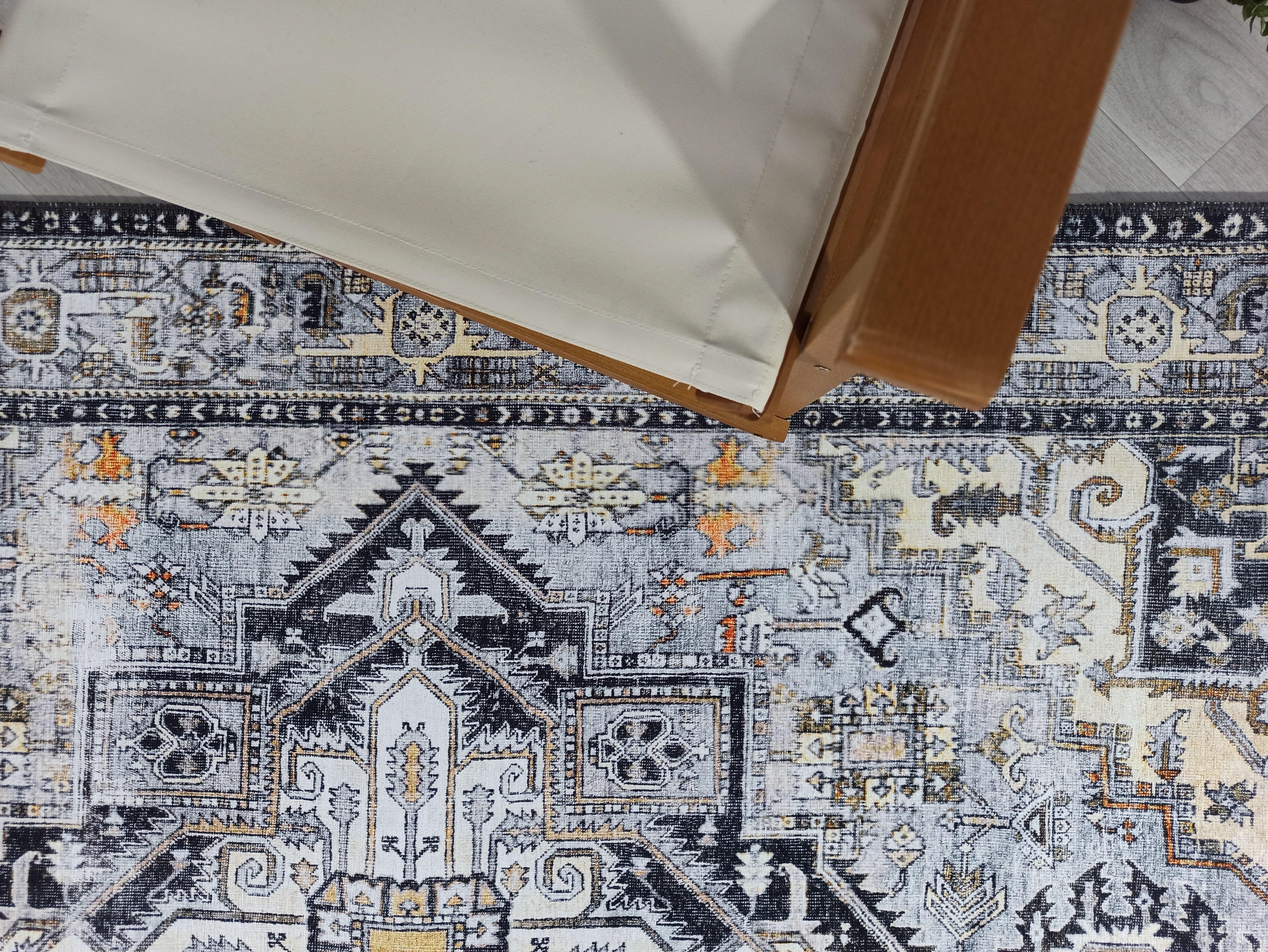 Gri Geometrik Desenli Vintage Halı
