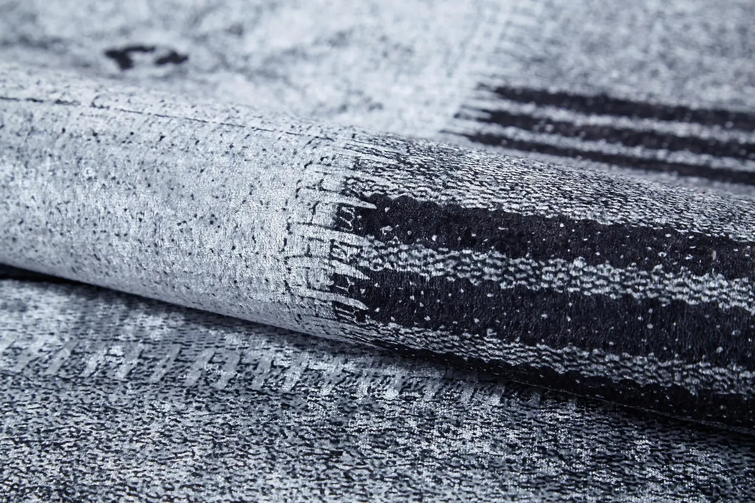 Gri Ton Sür Ton Patchwork Görünümlü Halı