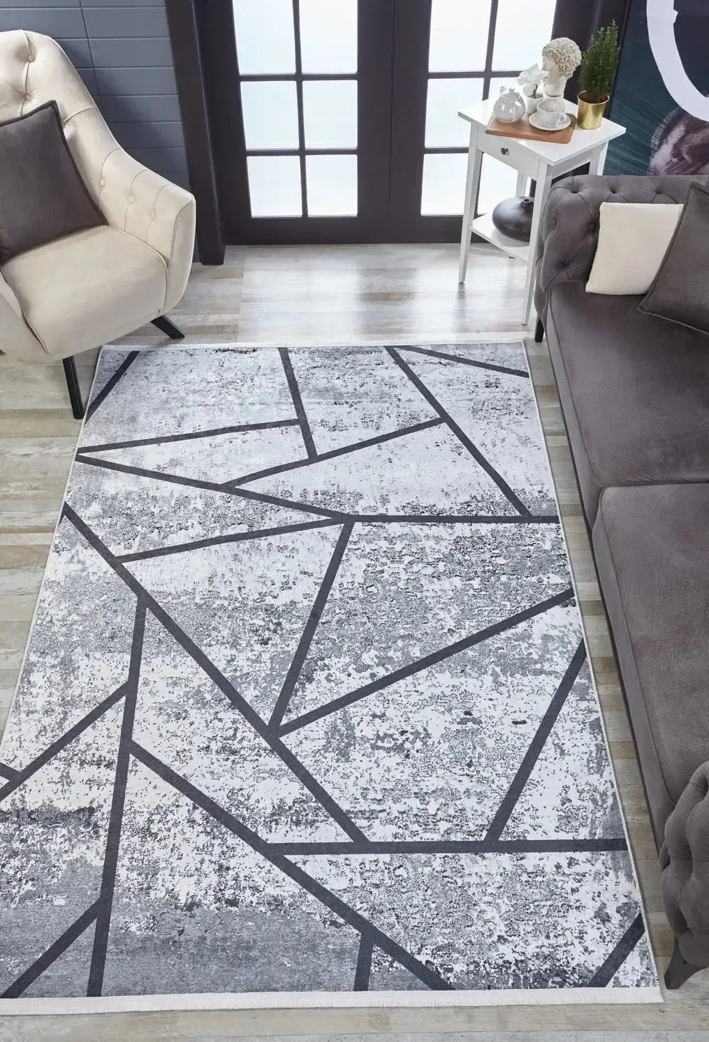 Gri ve Beyaz Geometrik Abstre Halı