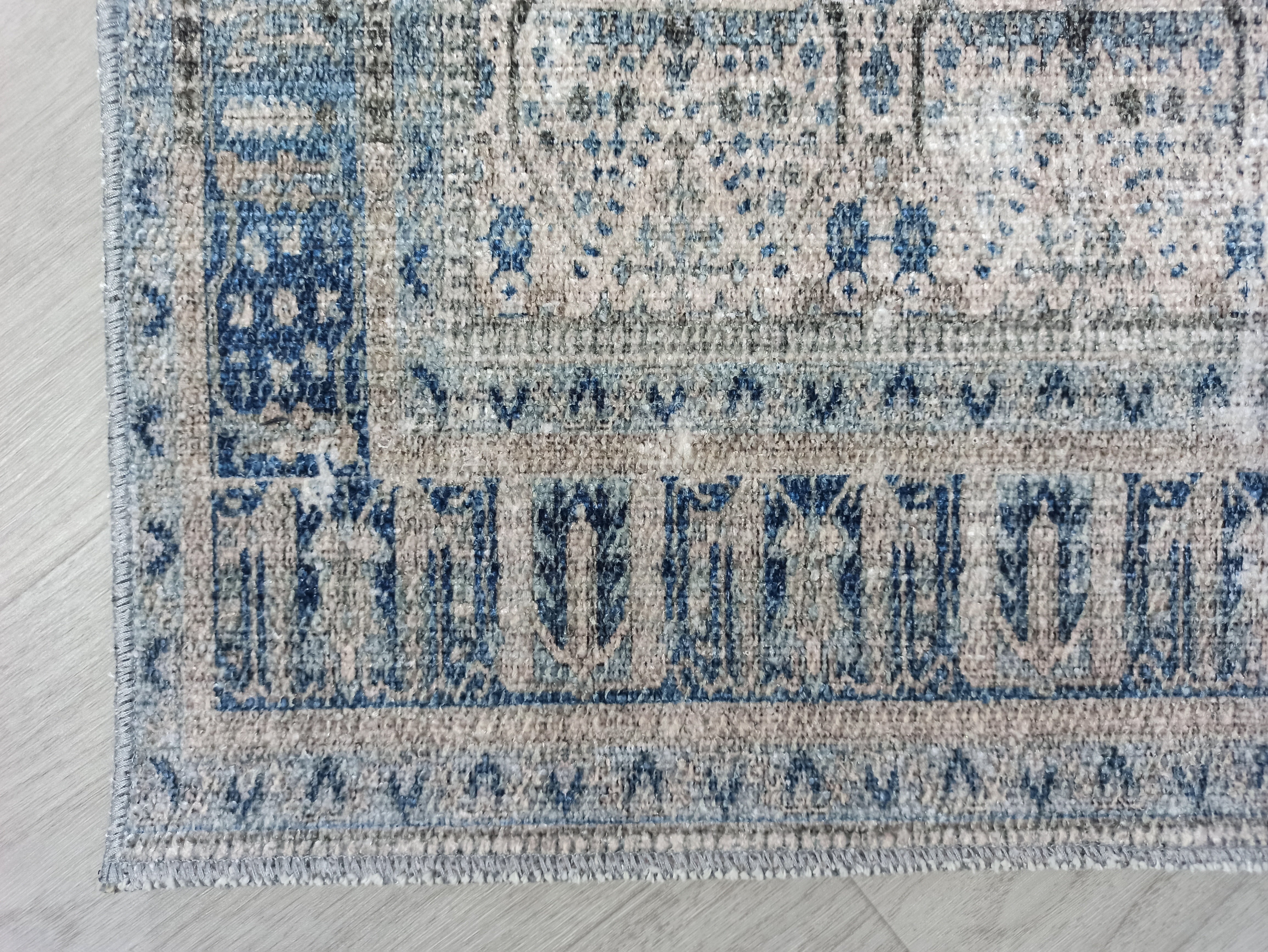 Mavi ve Gri Eskitme Desenli Vintage Halı