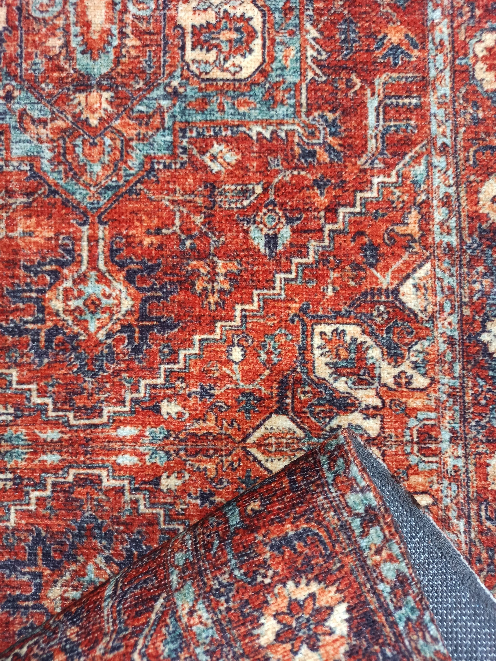 Kiremit ve Lacivert Medalyonlu Vintage Yolluk