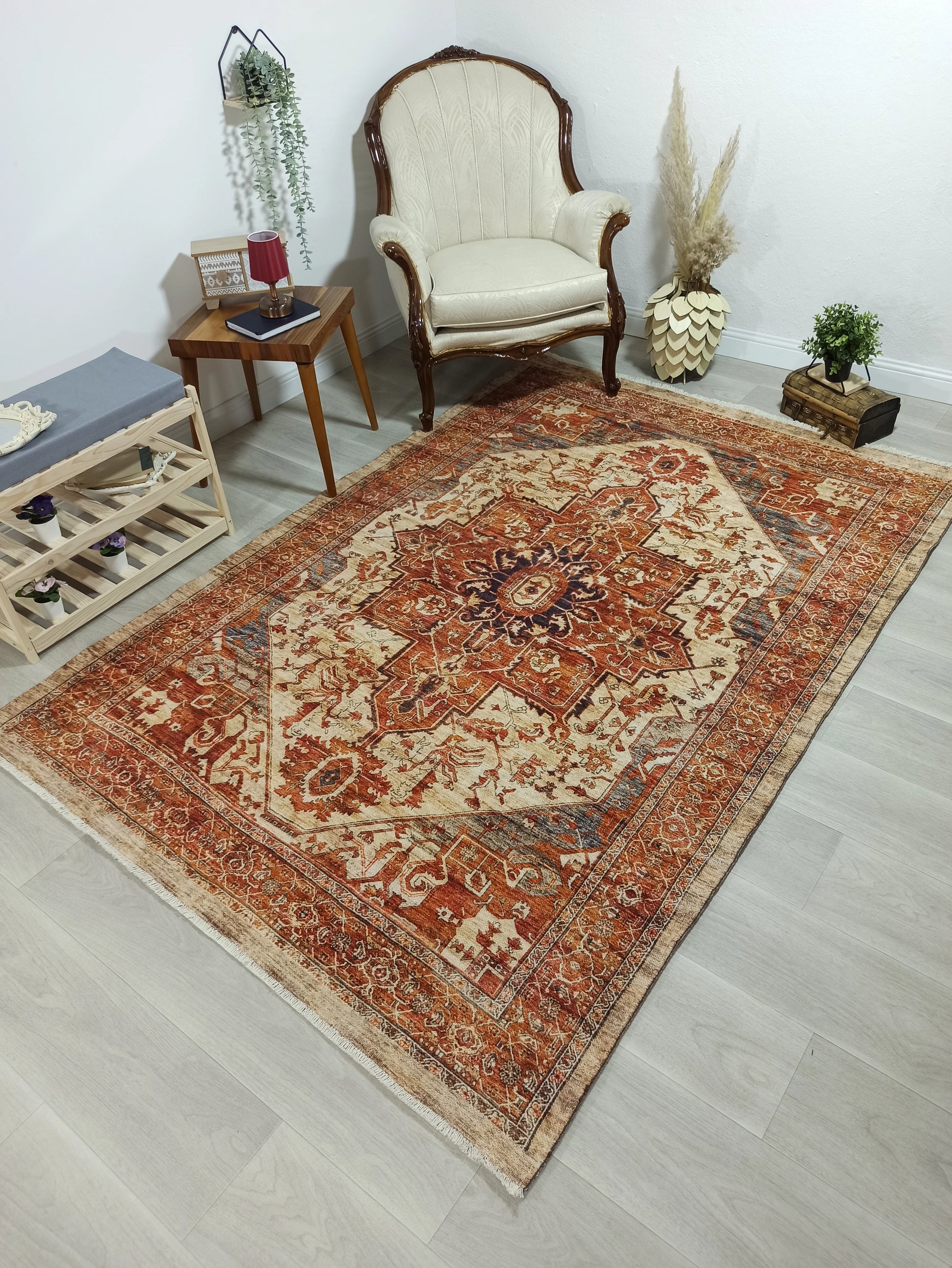 Pas Kırmızısı ve Krem Medalyonlu Vintage Halı