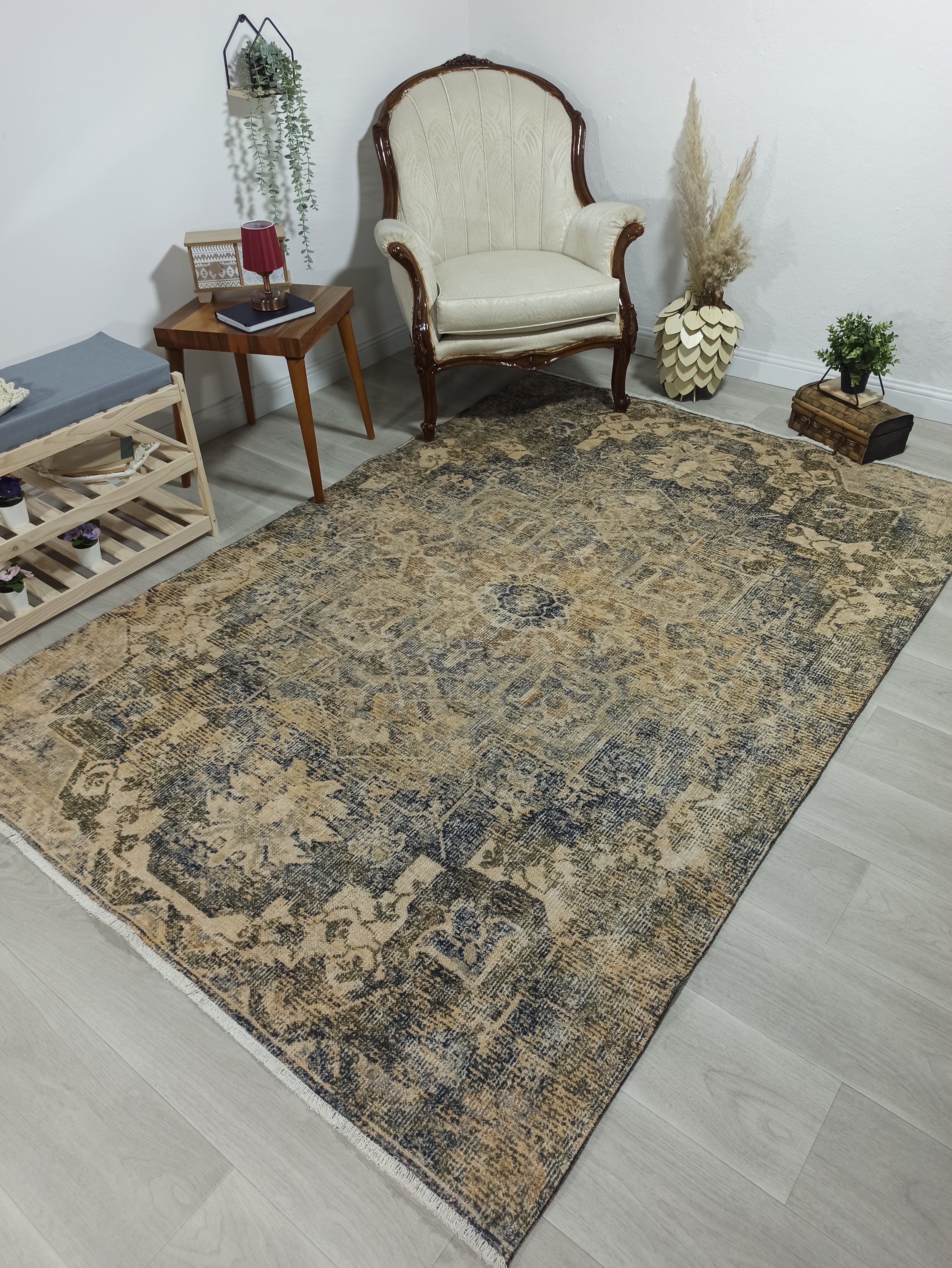 Gray Geometric Patterned Vintage Carpet - CLEARANCE - 4113OU