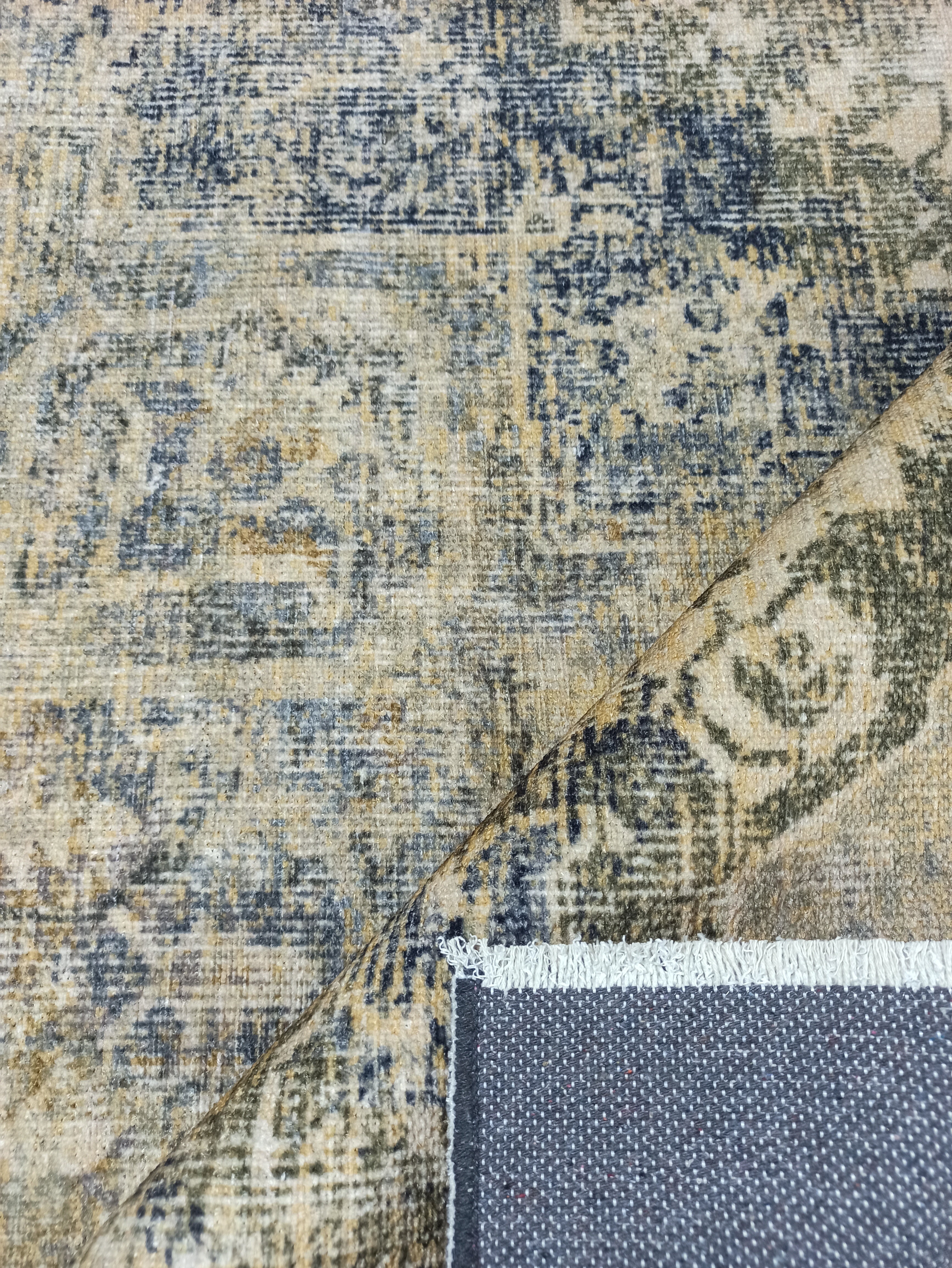 Gray Geometric Patterned Vintage Carpet - CLEARANCE - 4113OU