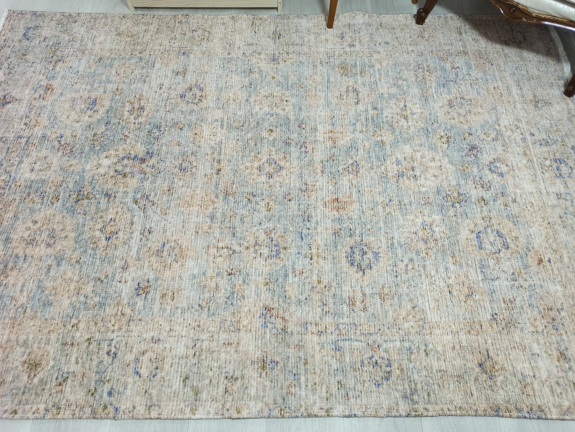 Bej ve Vizon Eskitme Desenli Vintage Halı