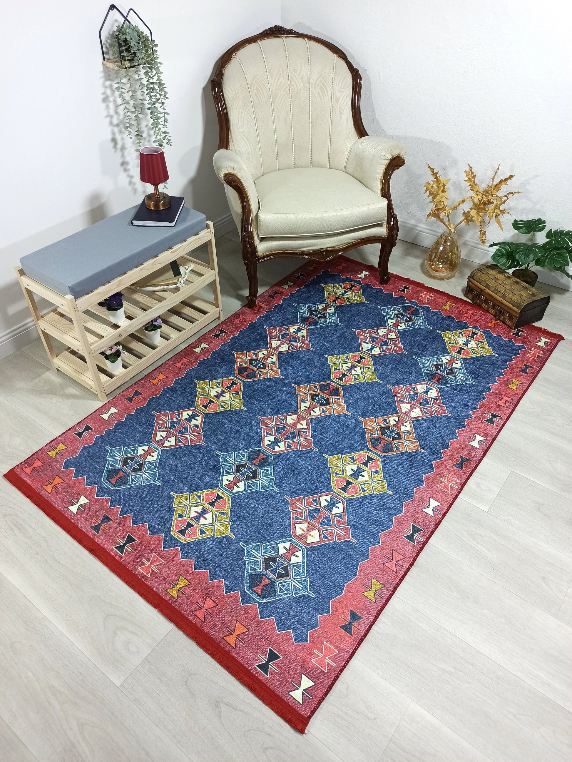 İran Etnik Desenli Mavi Kırmızı Halı