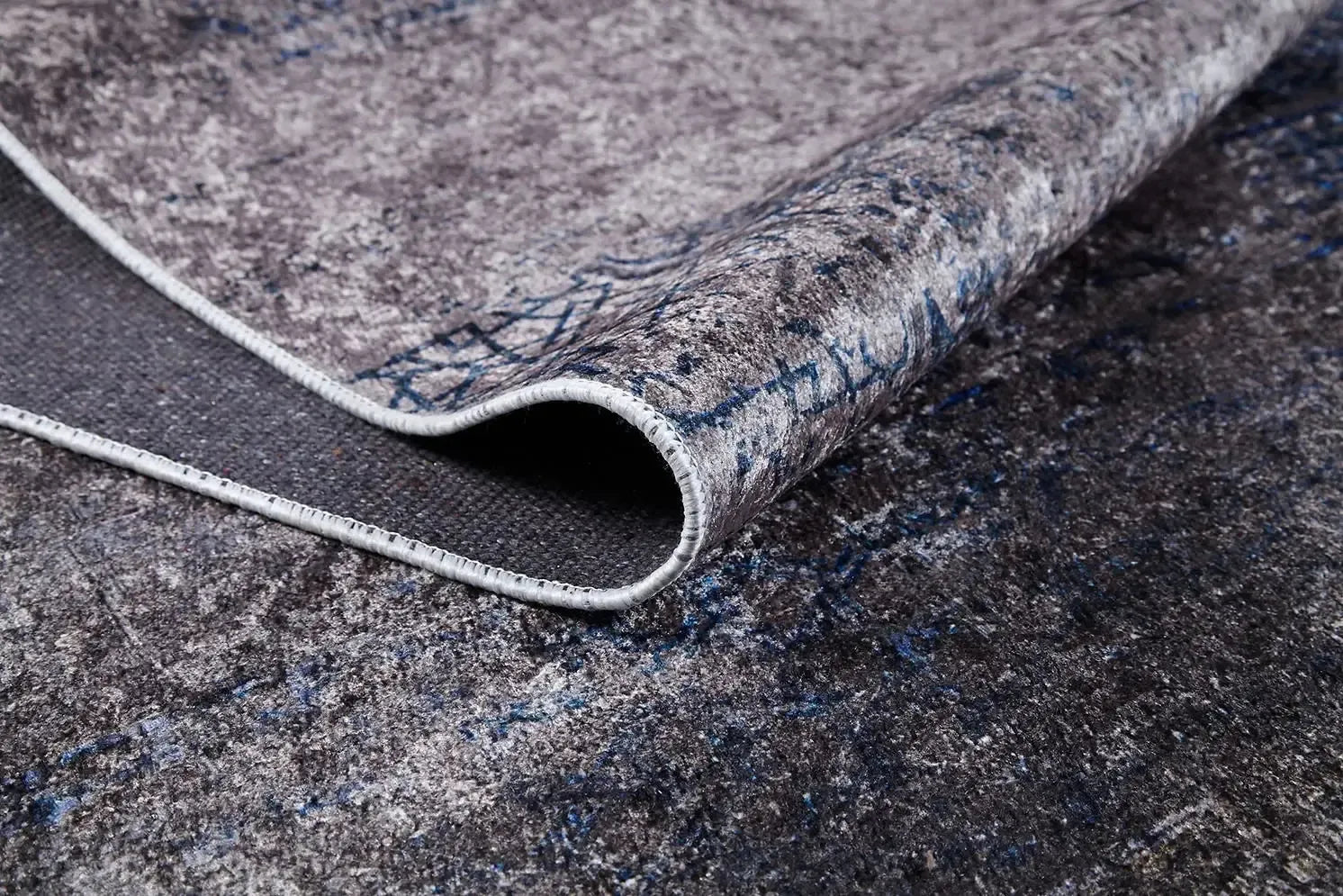 Kahverengi Lacivert Detaylı Modern Halı