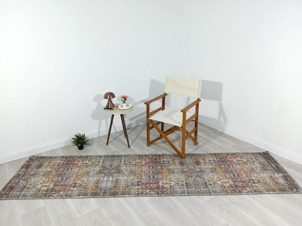 Zeytin Yeşili ve Toprak Tonlu Vintage Türk Halısı