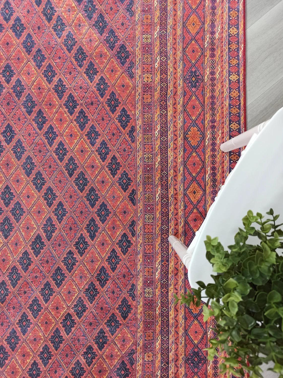 Kiremit Kırmızı ve Lacivert Geometrik Desenli Anadolu Kilim Halı