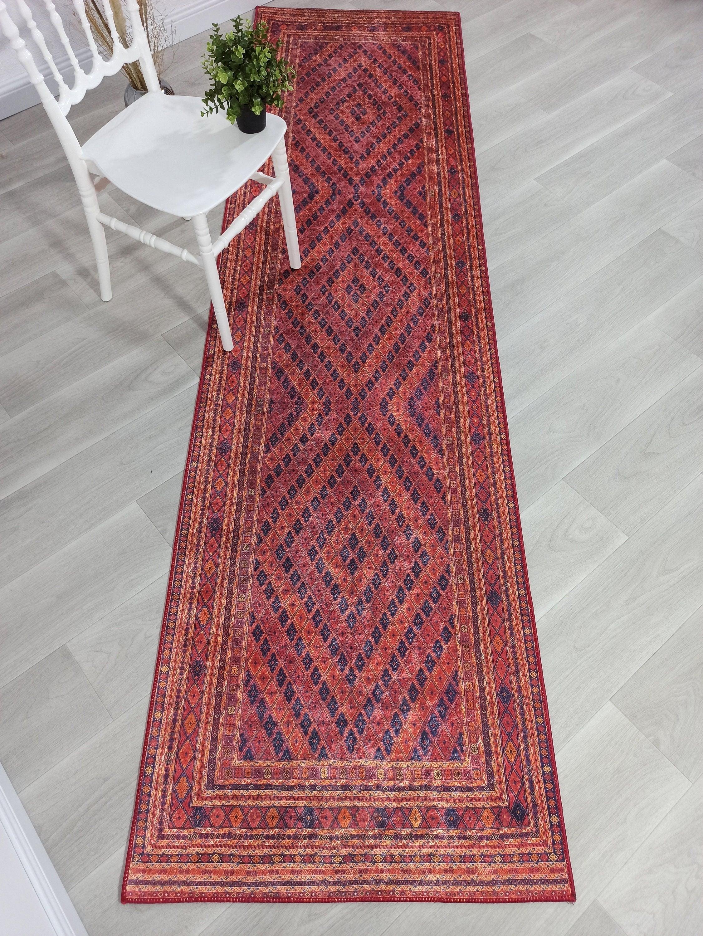 Kiremit Kırmızı ve Lacivert Geometrik Desenli Anadolu Kilim Halı
