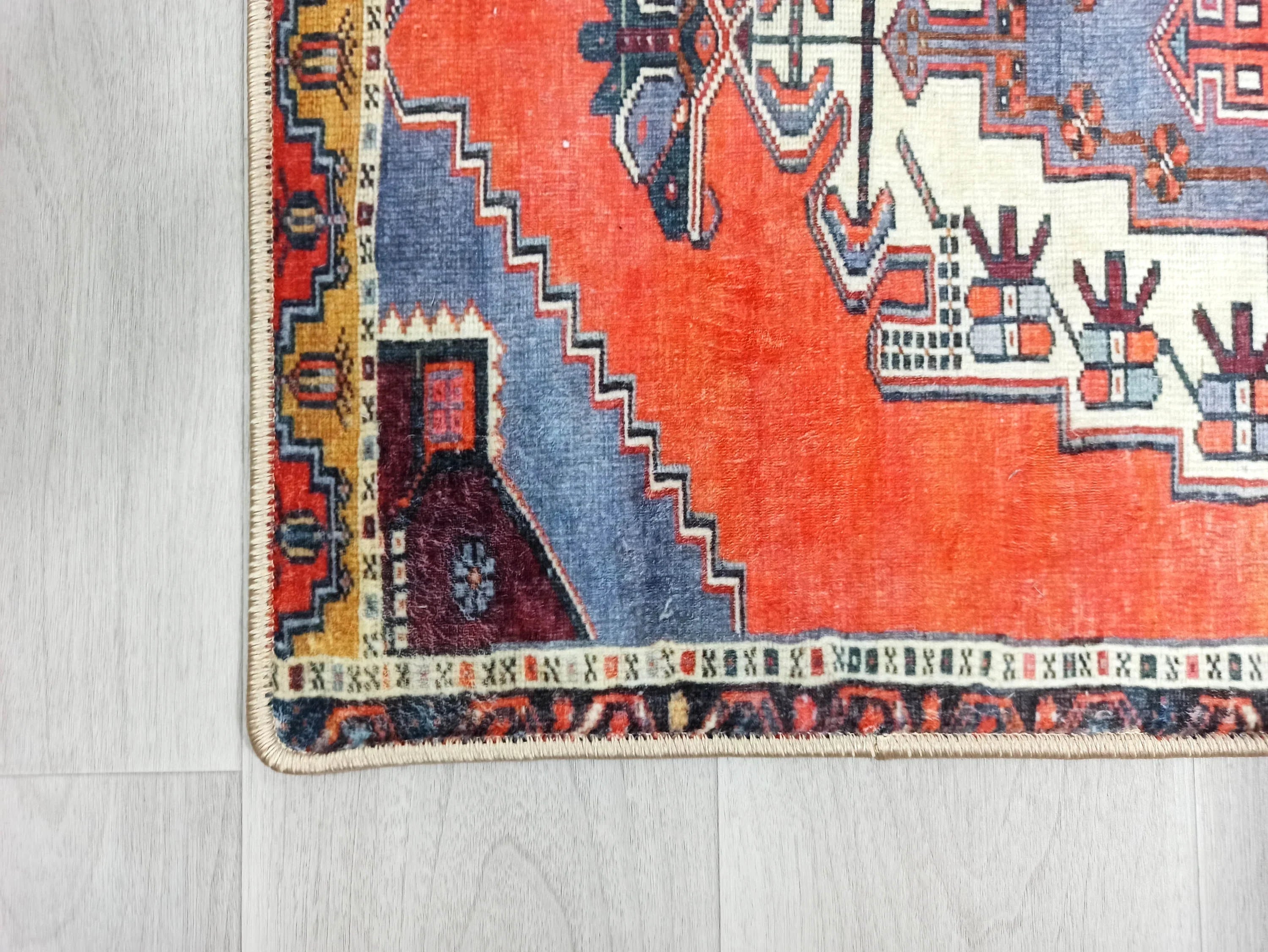 Kiremit Turuncu ve Mercan Kırmızı Renkli Vintage Halısı