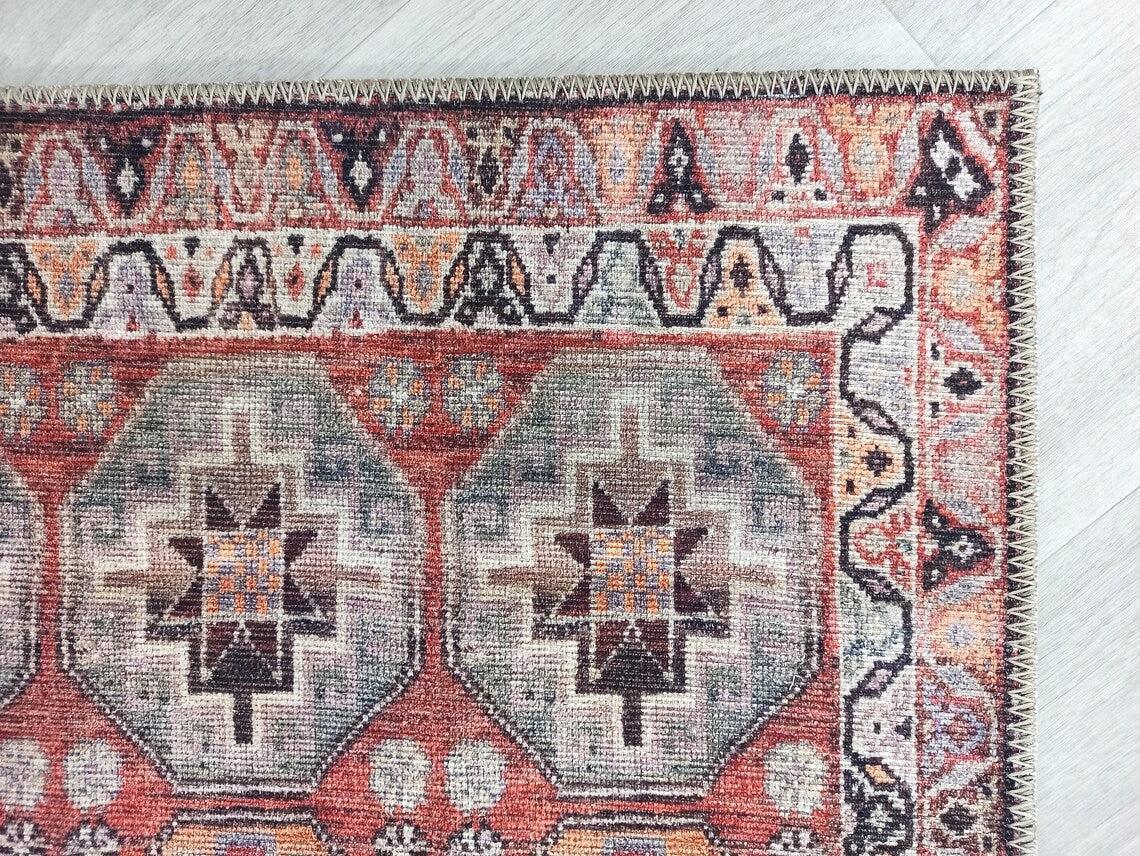 Kiremit ve Geometrik Desenli Vintage Halı