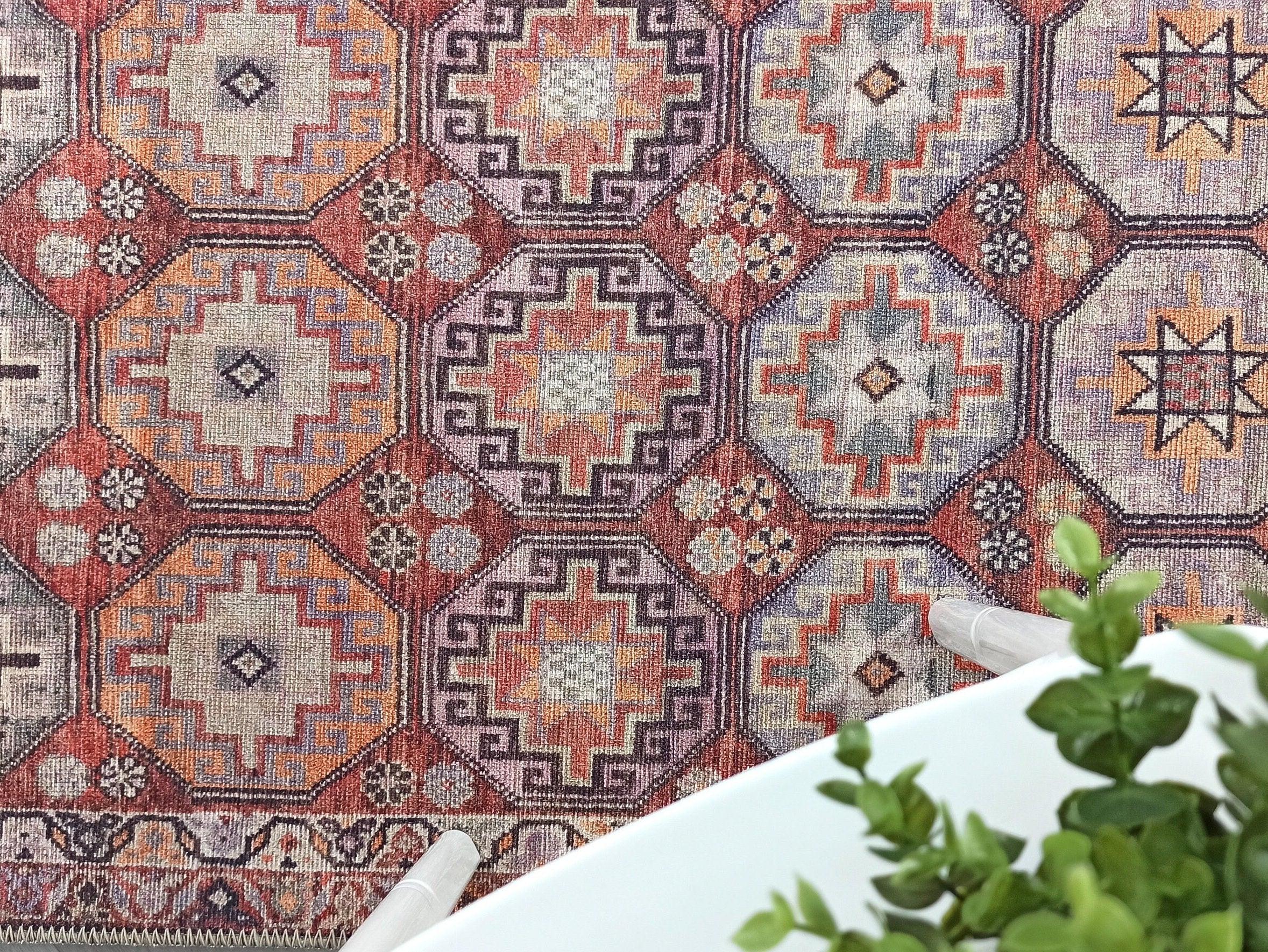 Kiremit ve Geometrik Desenli Vintage Halı