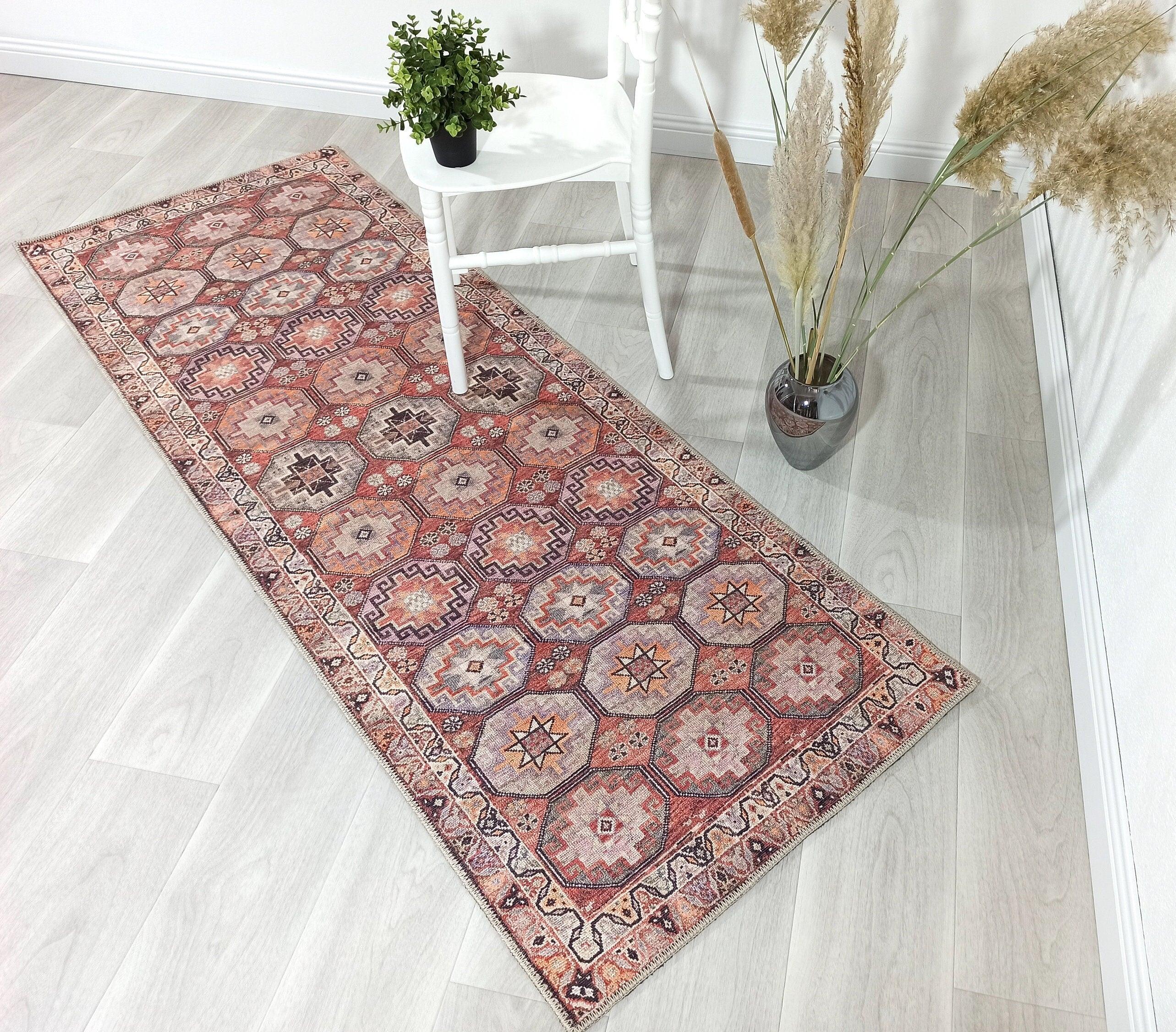 Kiremit ve Geometrik Desenli Vintage Halı