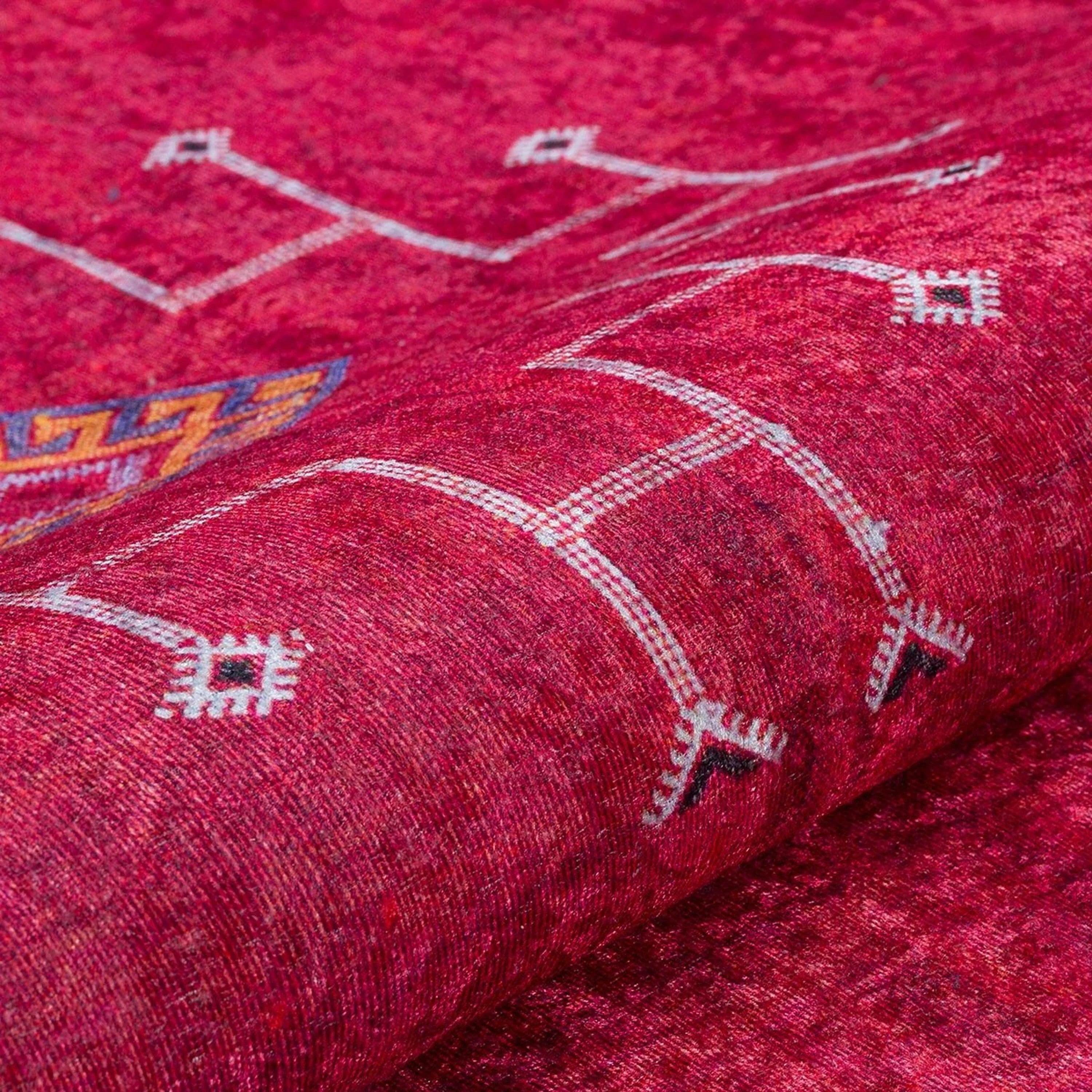 Kırmızı Etnik Desenli Vintage Kilim Halı