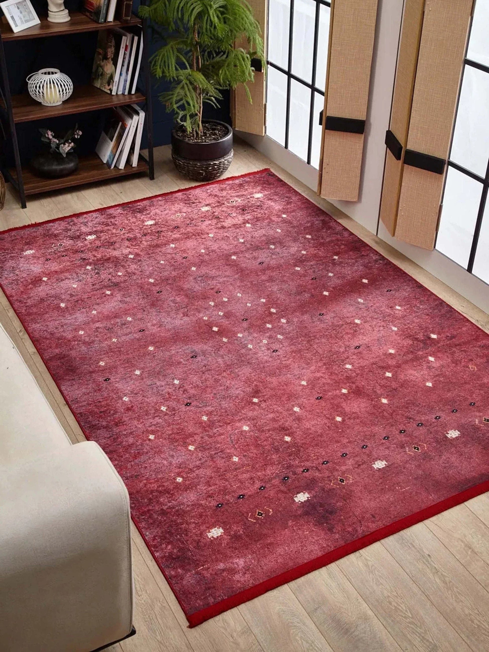 Kırmızı Uşak Desenli Kilim Halı